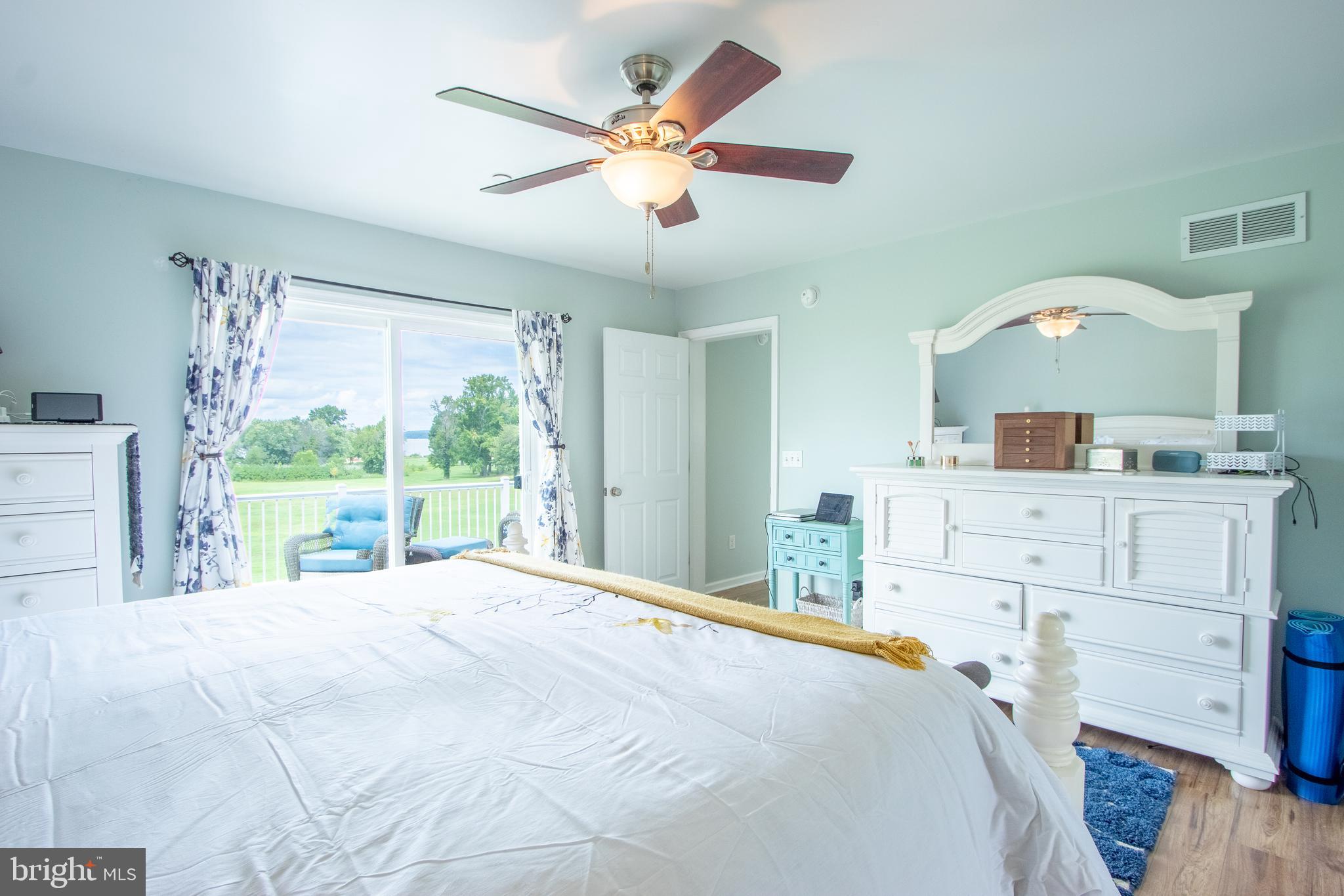 WEST VIEW SHORES - Residential