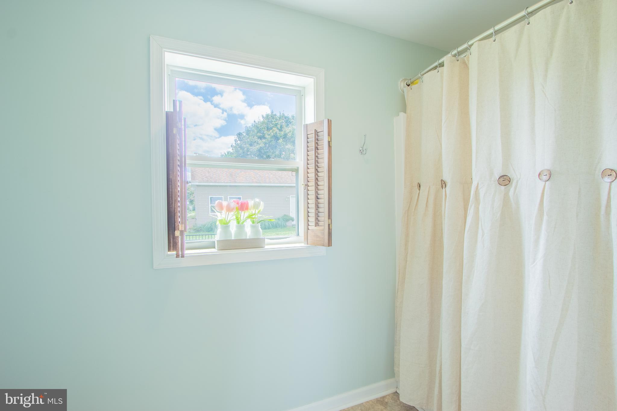 WEST VIEW SHORES - Residential