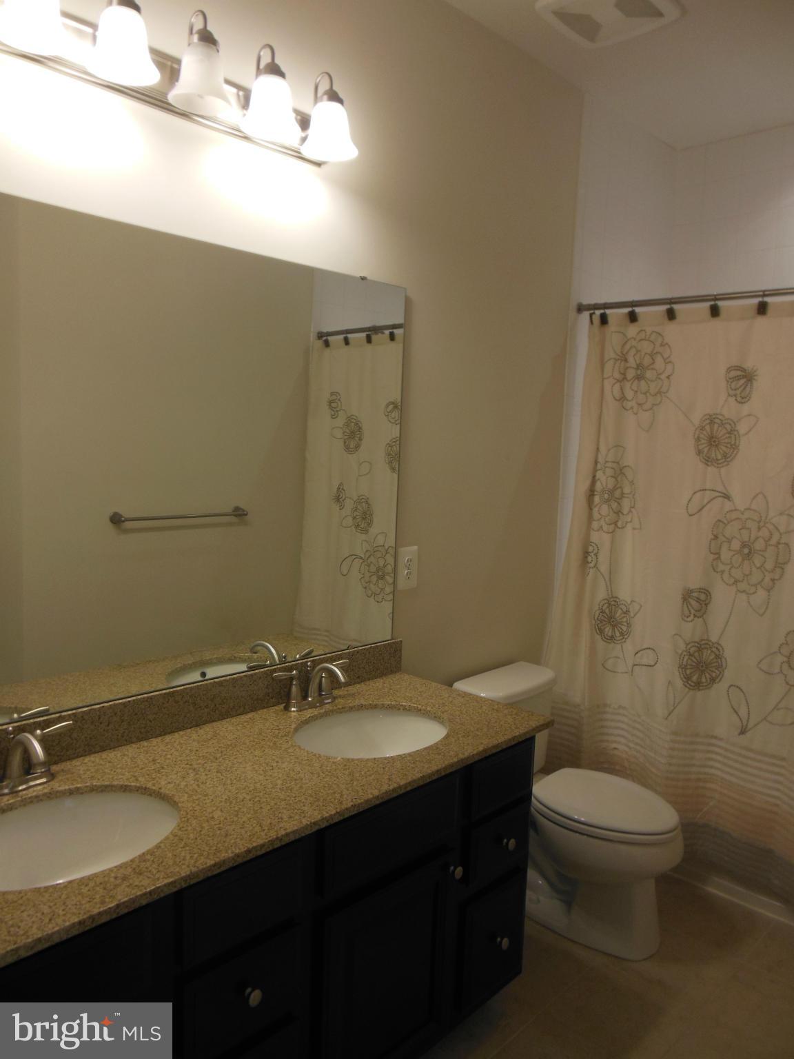 RED OAK CROSSING - Residential Lease