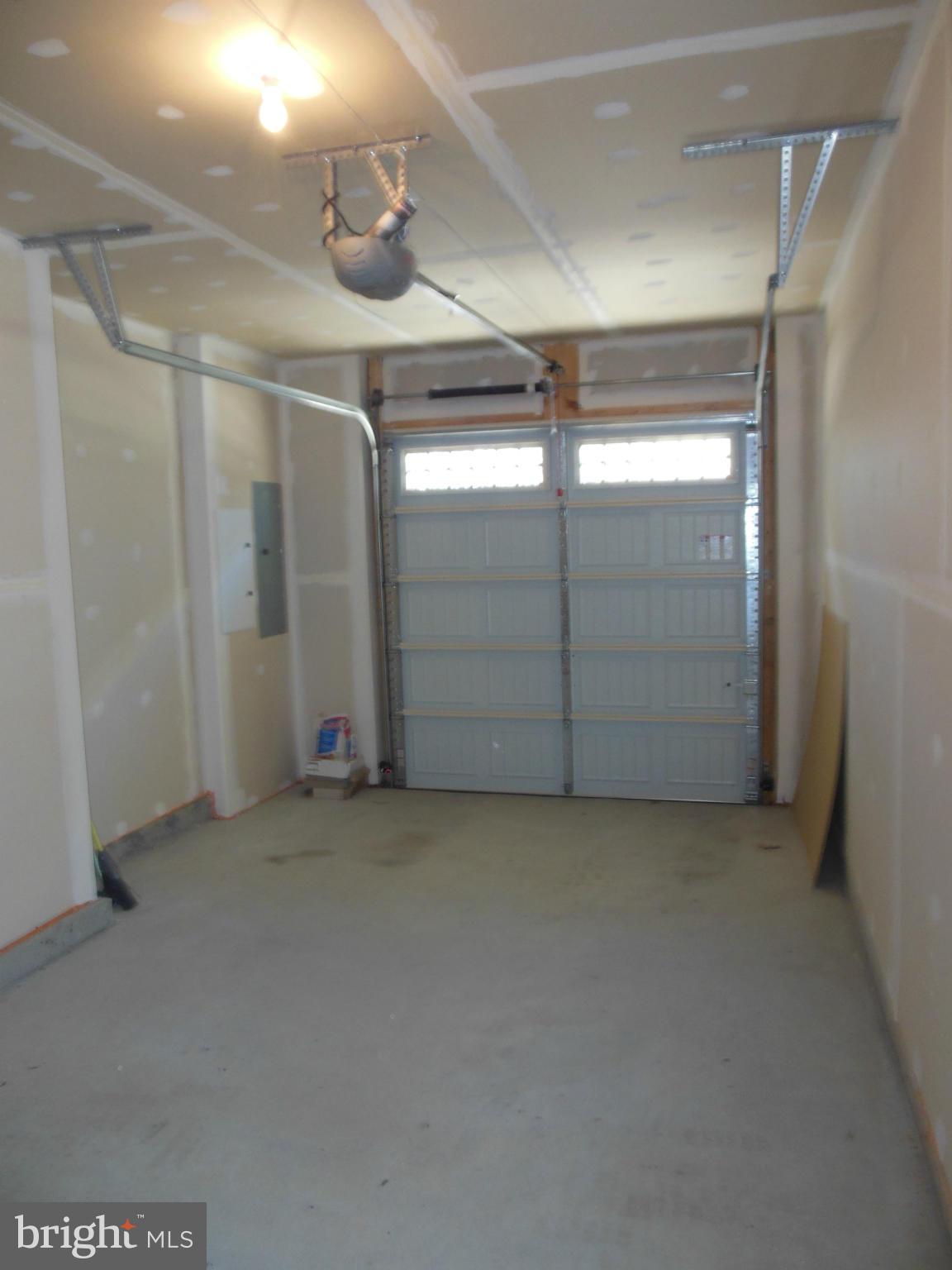 RED OAK CROSSING - Residential Lease