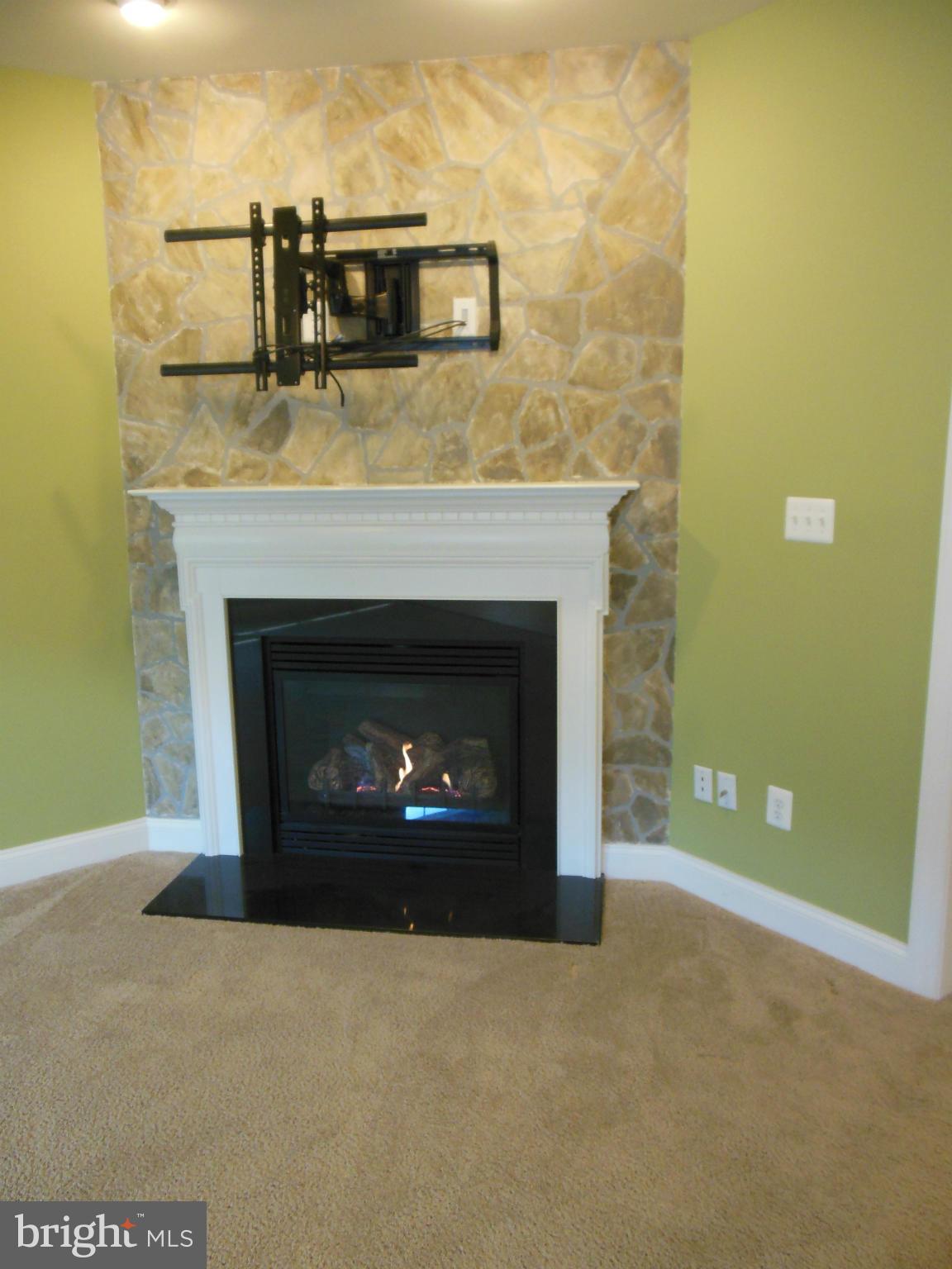 RED OAK CROSSING - Residential Lease