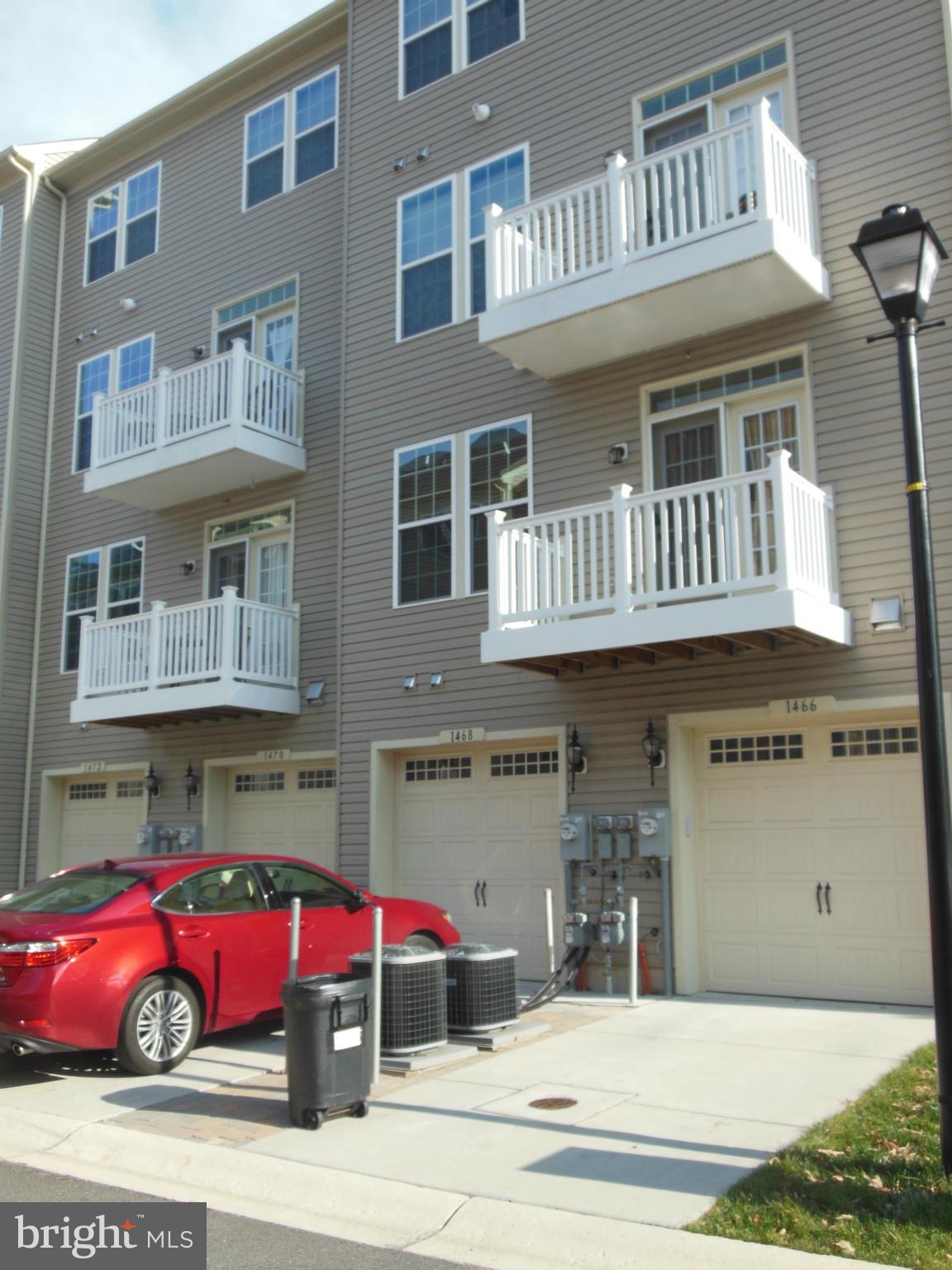 RED OAK CROSSING - Residential Lease