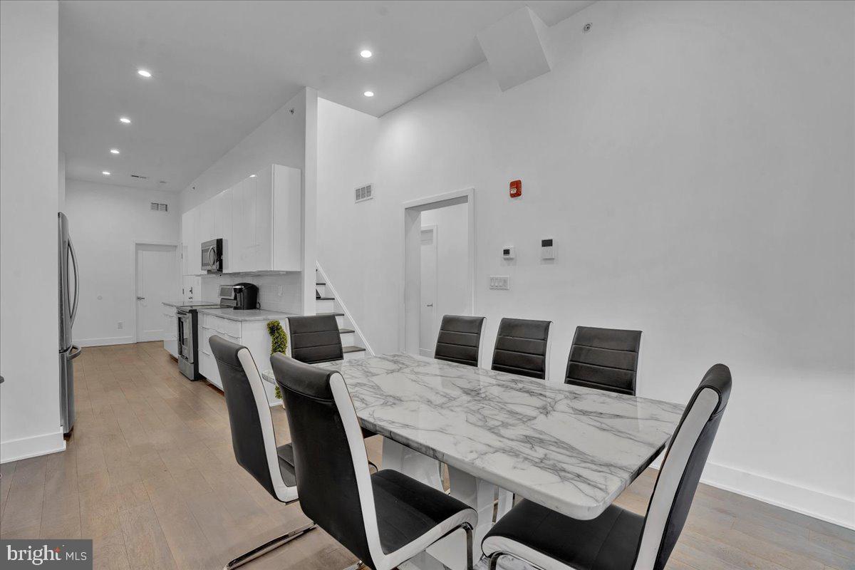 POINT BREEZE - Residential Lease