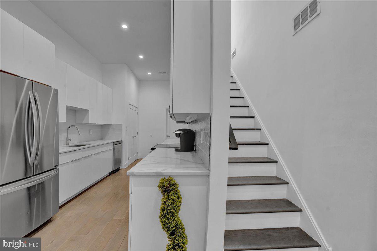 POINT BREEZE - Residential Lease