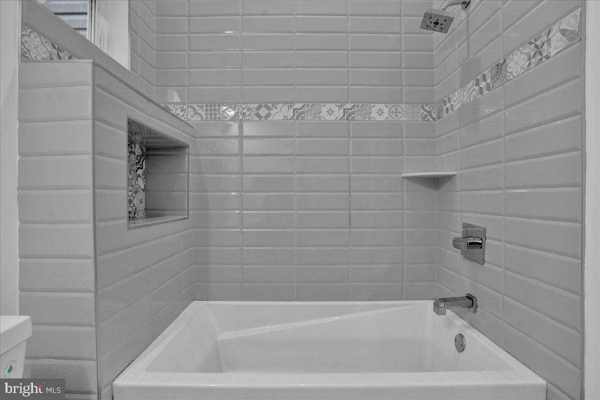 POINT BREEZE - Residential Lease