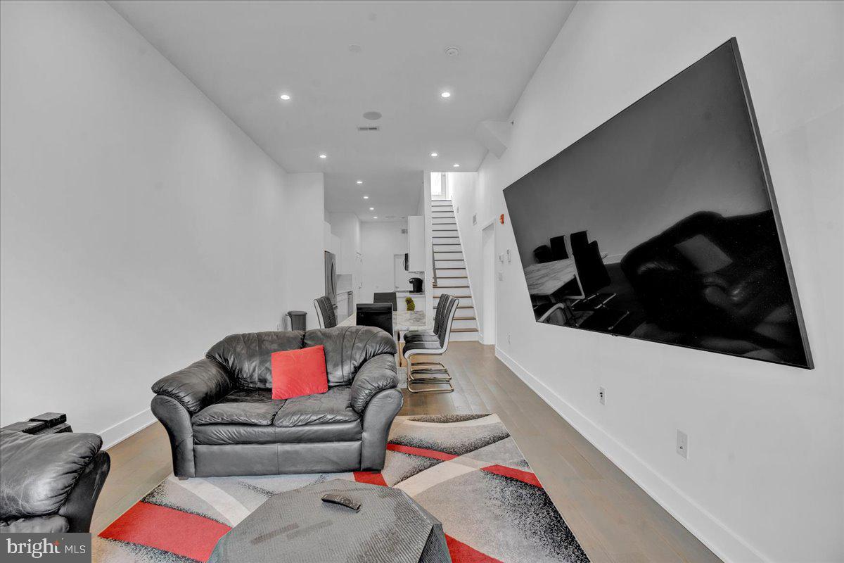 POINT BREEZE - Residential Lease