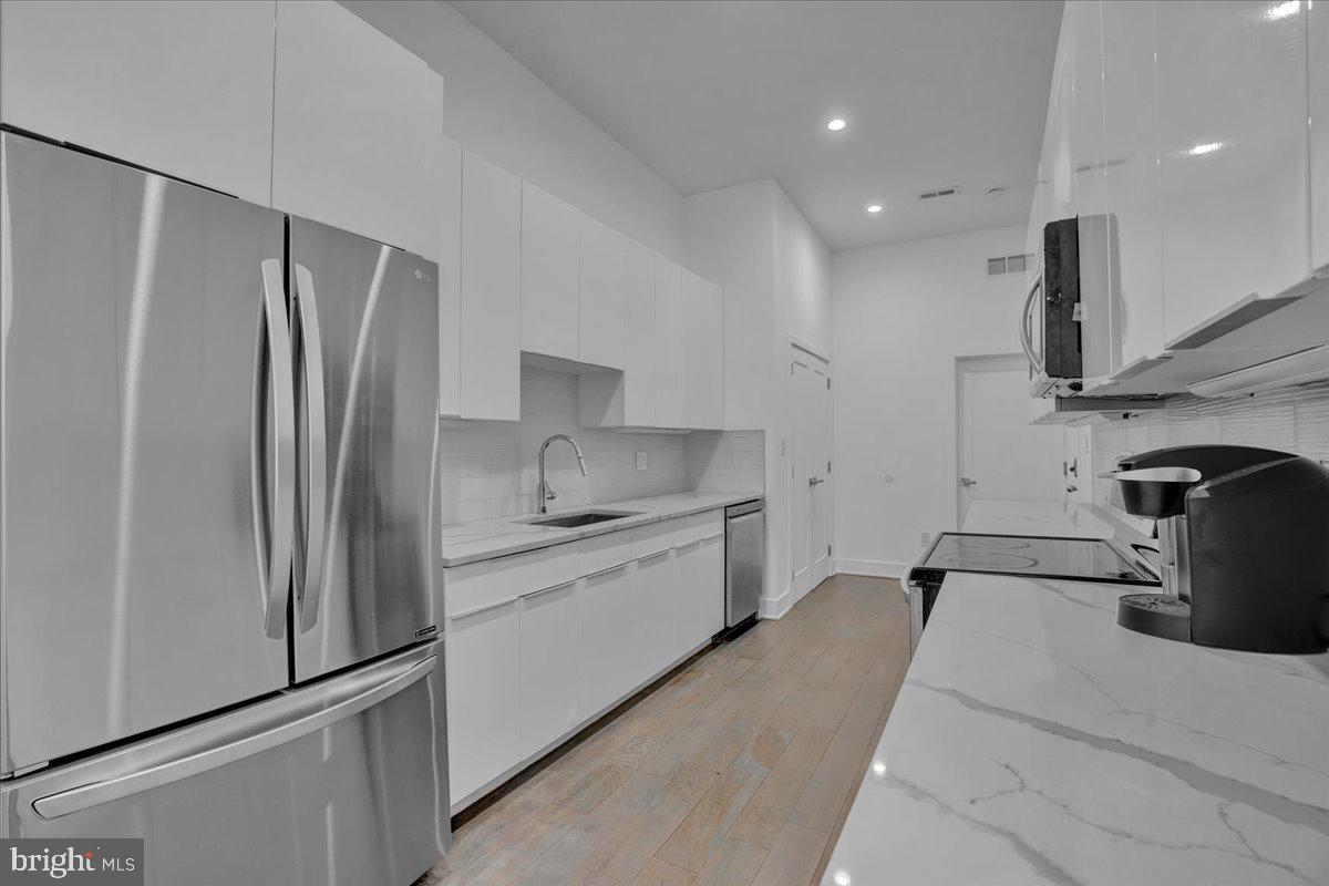 POINT BREEZE - Residential Lease