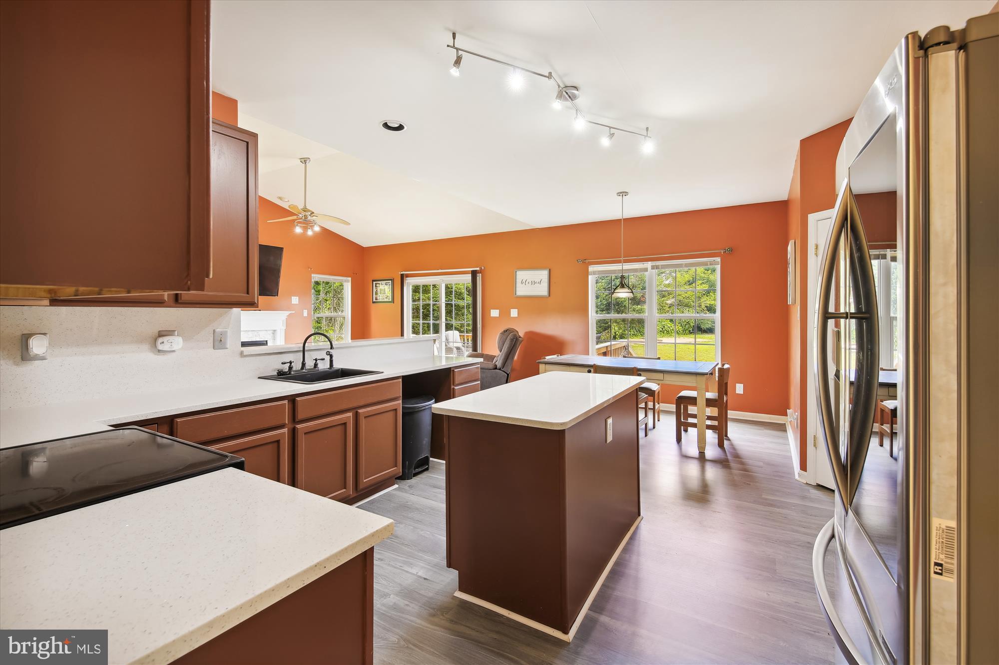 SHADOW HILLS - Residential