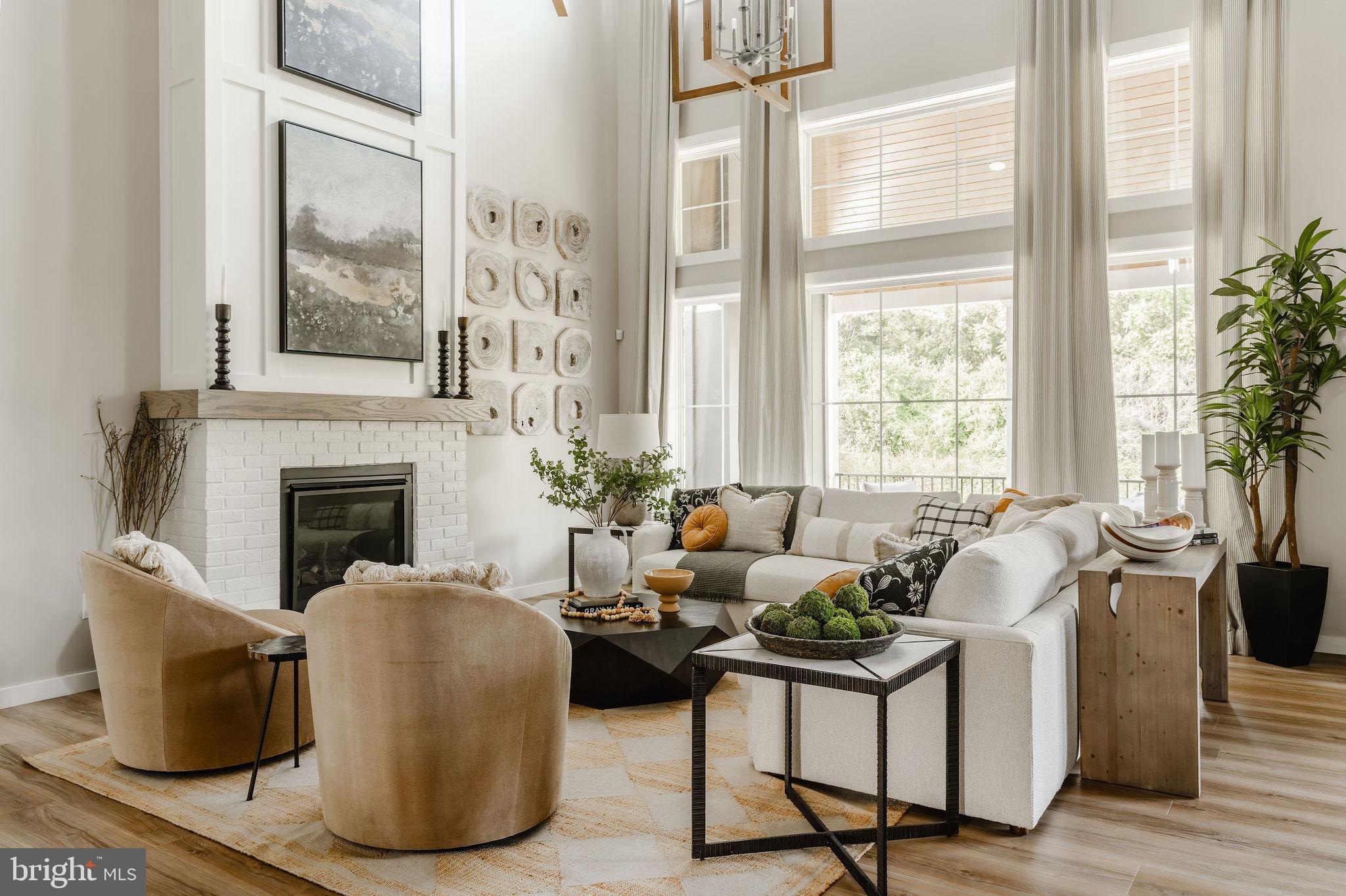 LEXINGTON POINTE - Residential