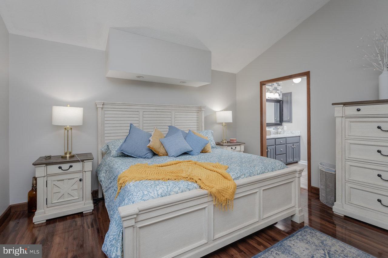 LAKEWOOD - Residential