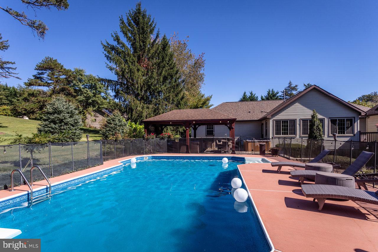 LAKEWOOD - Residential