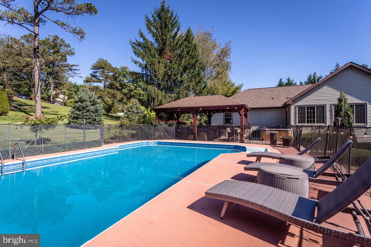 LAKEWOOD - Residential