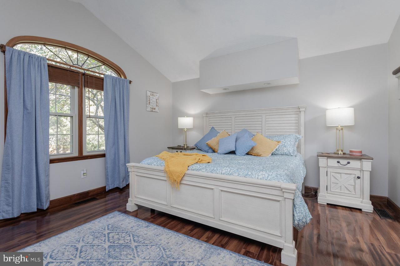 LAKEWOOD - Residential