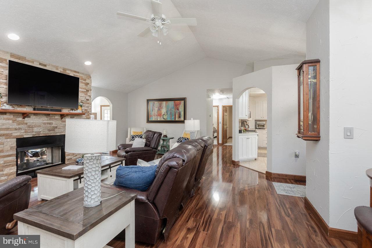 LAKEWOOD - Residential