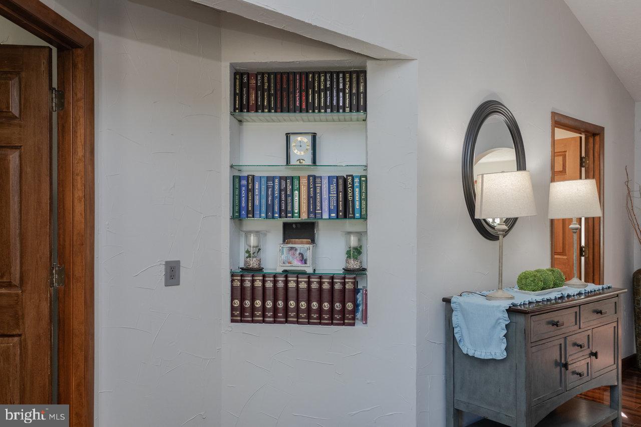 LAKEWOOD - Residential