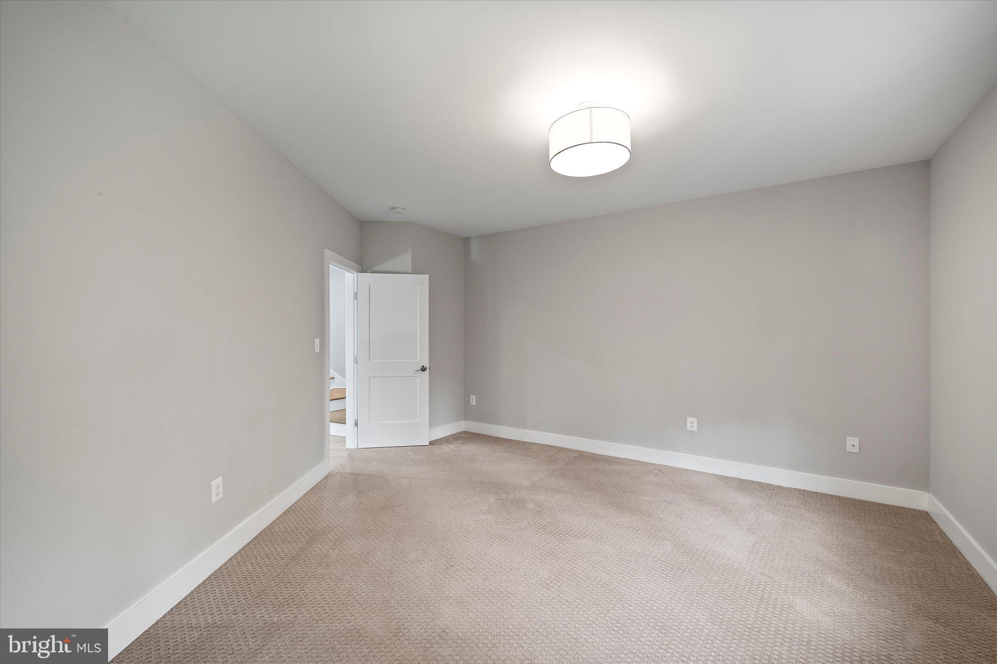 GUNSTON MANOR - Residential Lease