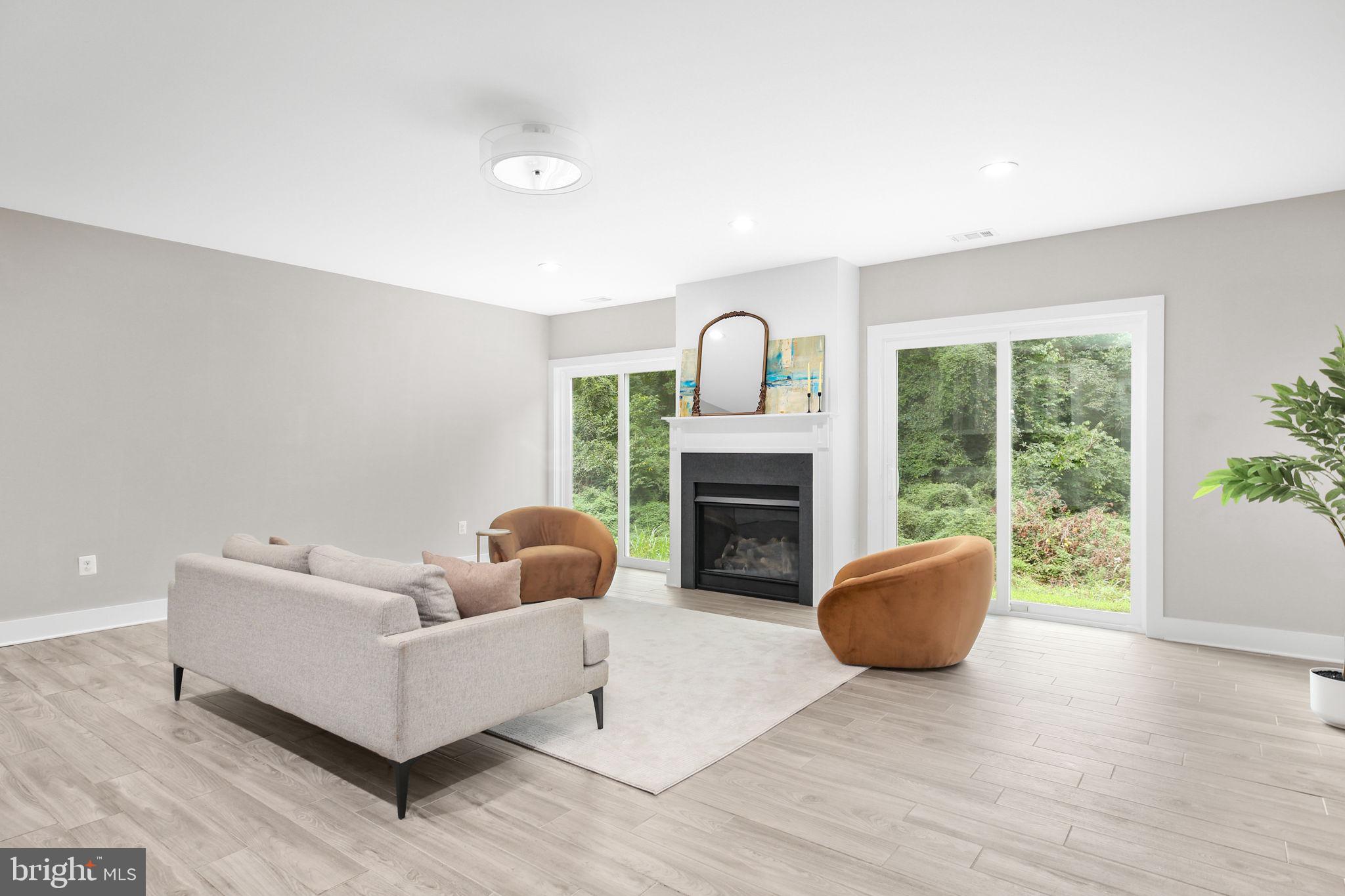 GUNSTON MANOR - Residential Lease