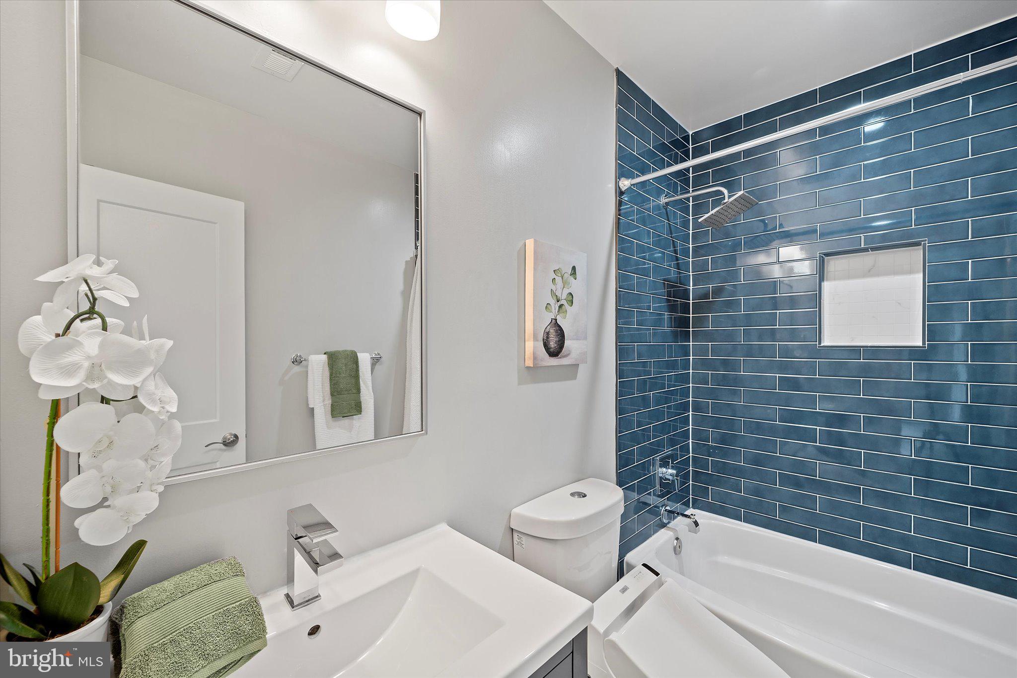 GUNSTON MANOR - Residential Lease