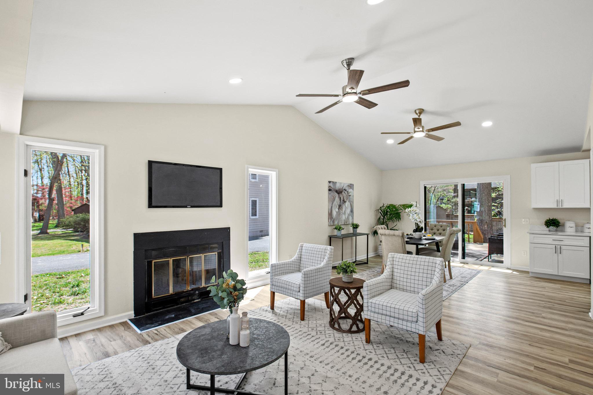 FRANKLIN MANOR BEACH - Residential