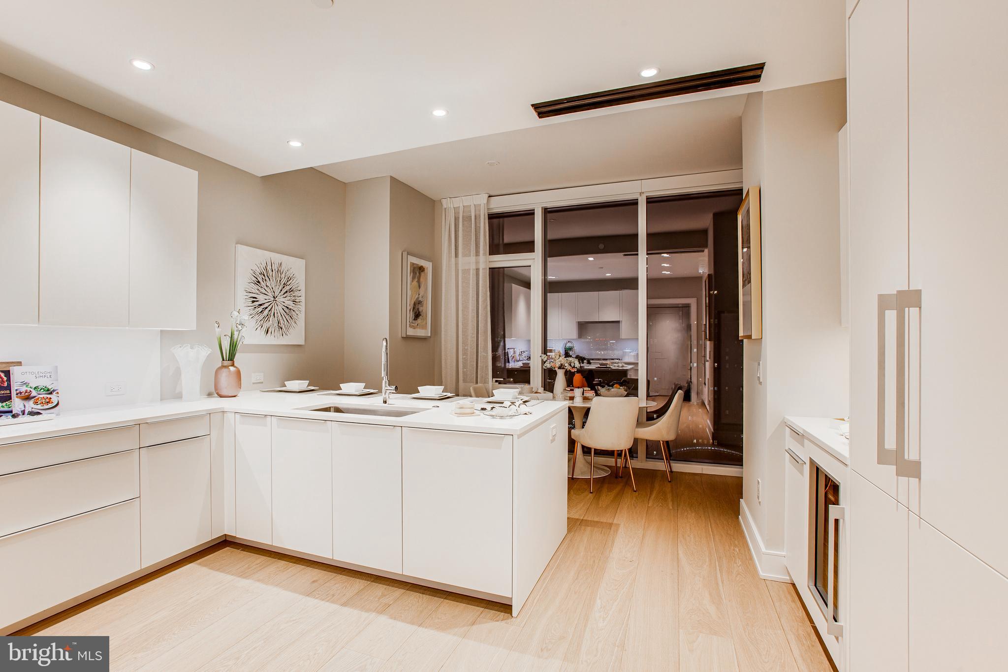 AVENUE OF THE ARTS - Residential