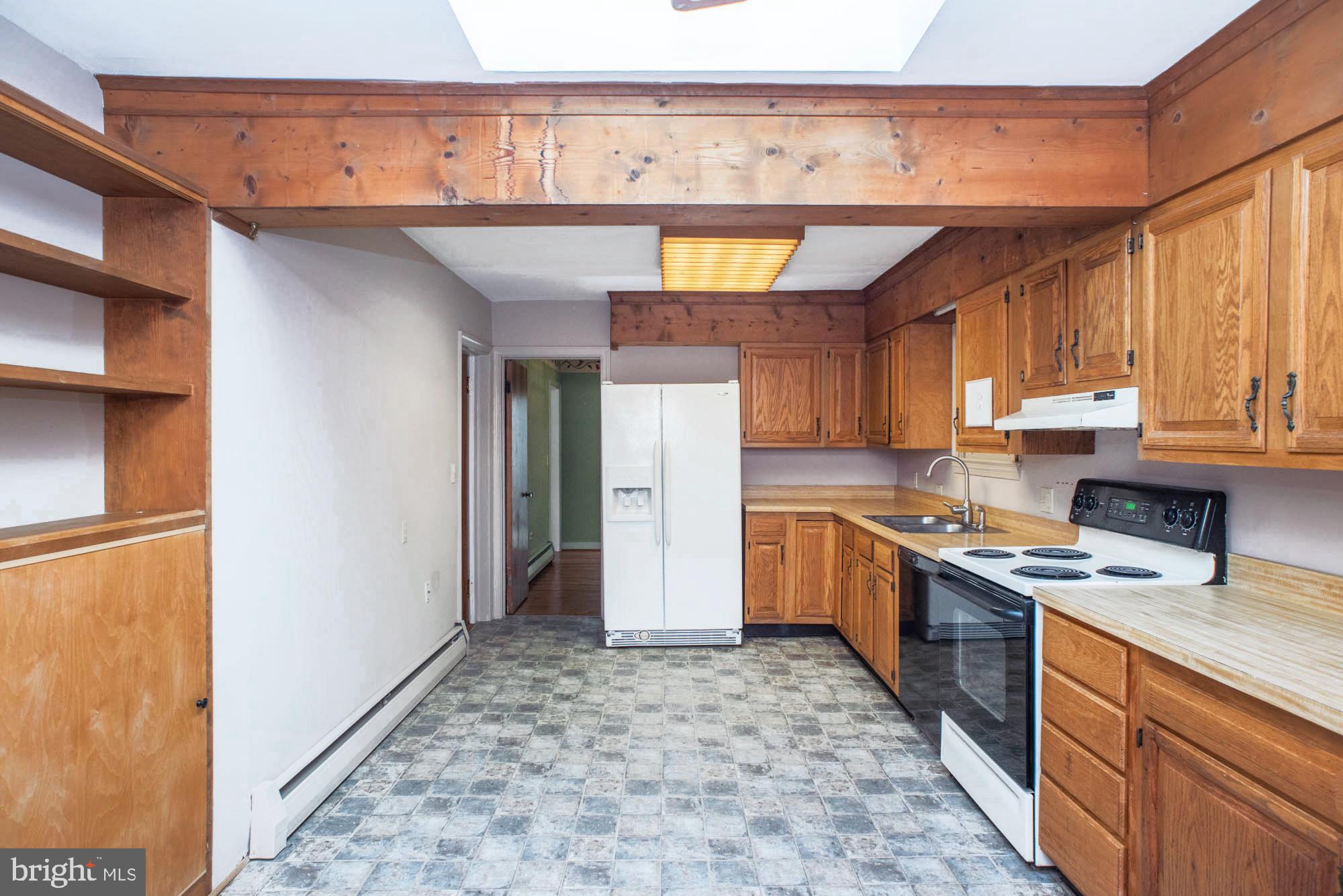 CEDAR CREST MANOR - Residential Lease