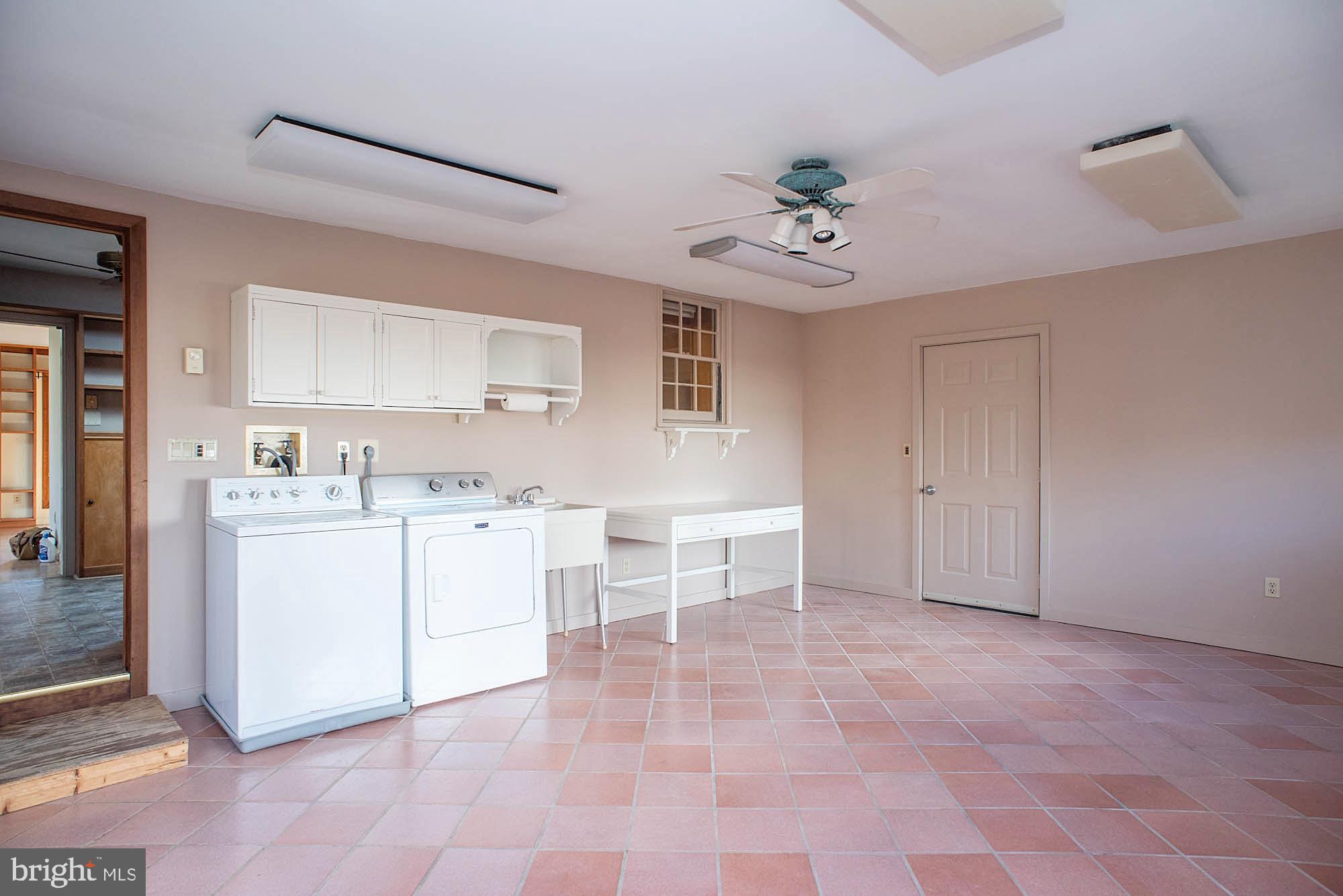 CEDAR CREST MANOR - Residential Lease