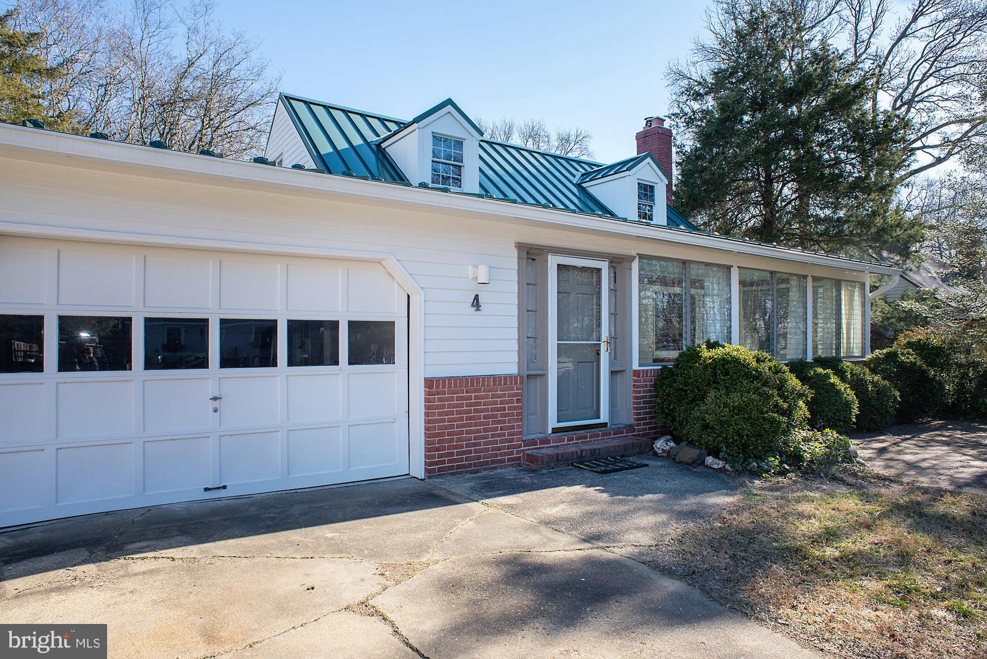 CEDAR CREST MANOR - Residential Lease