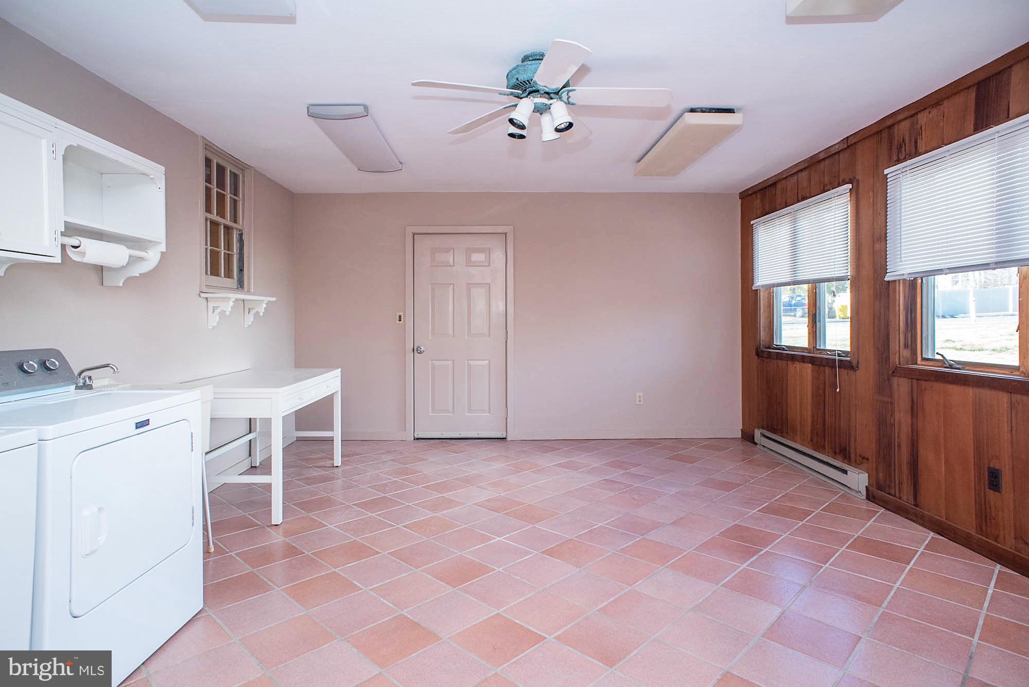 CEDAR CREST MANOR - Residential Lease