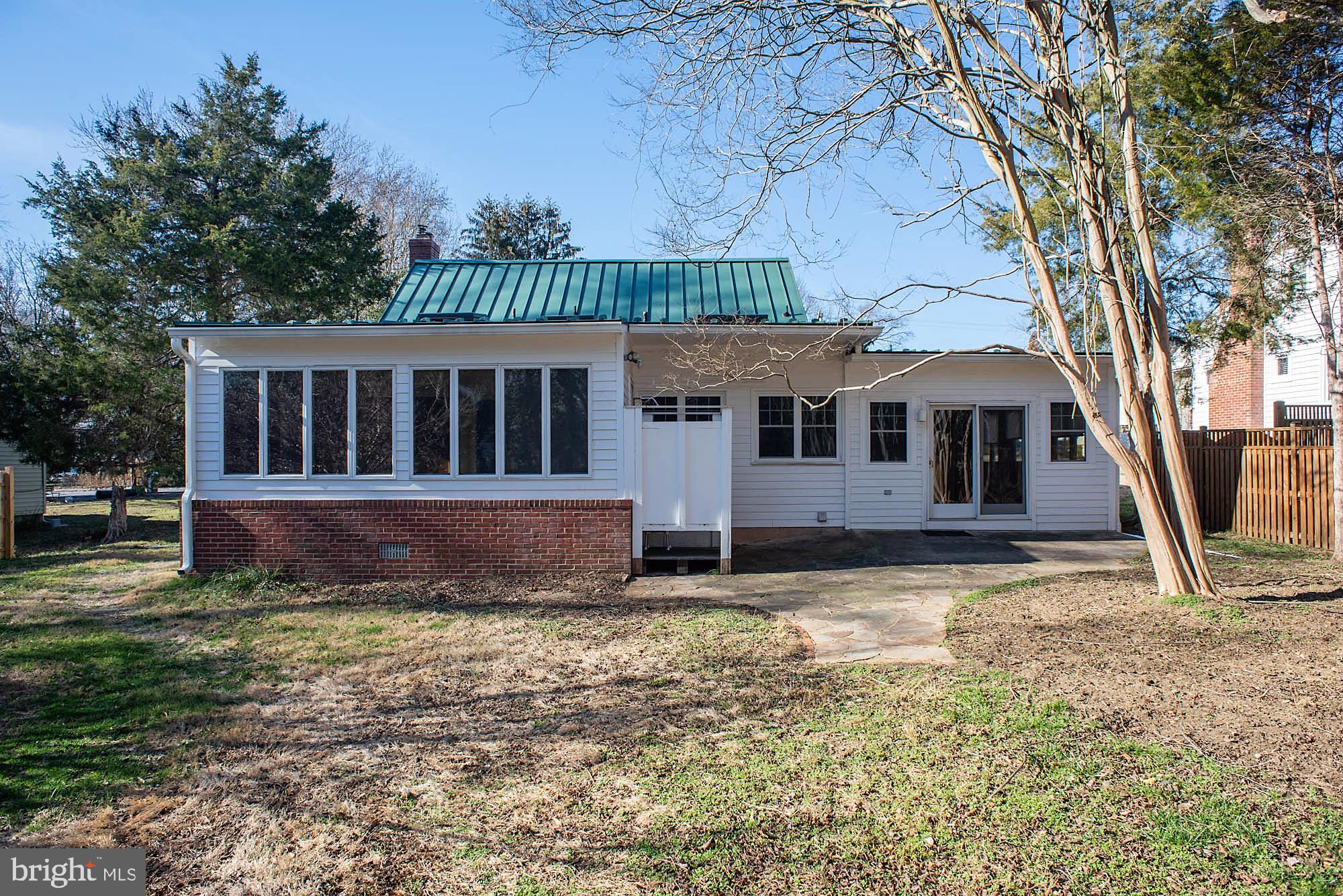 CEDAR CREST MANOR - Residential Lease