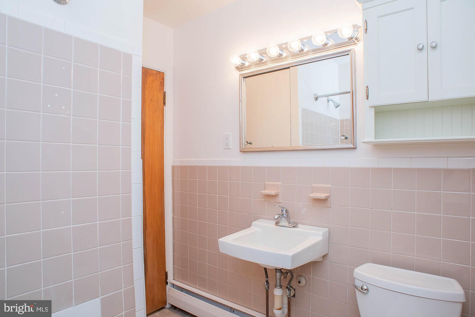 CEDAR CREST MANOR - Residential Lease