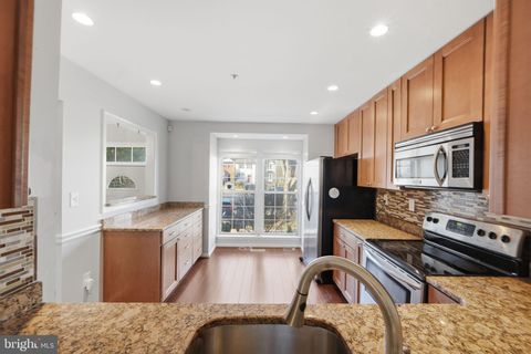 Townhouse For Sale - 10442 Spencer Court<br/> BOWIE, MD 20721