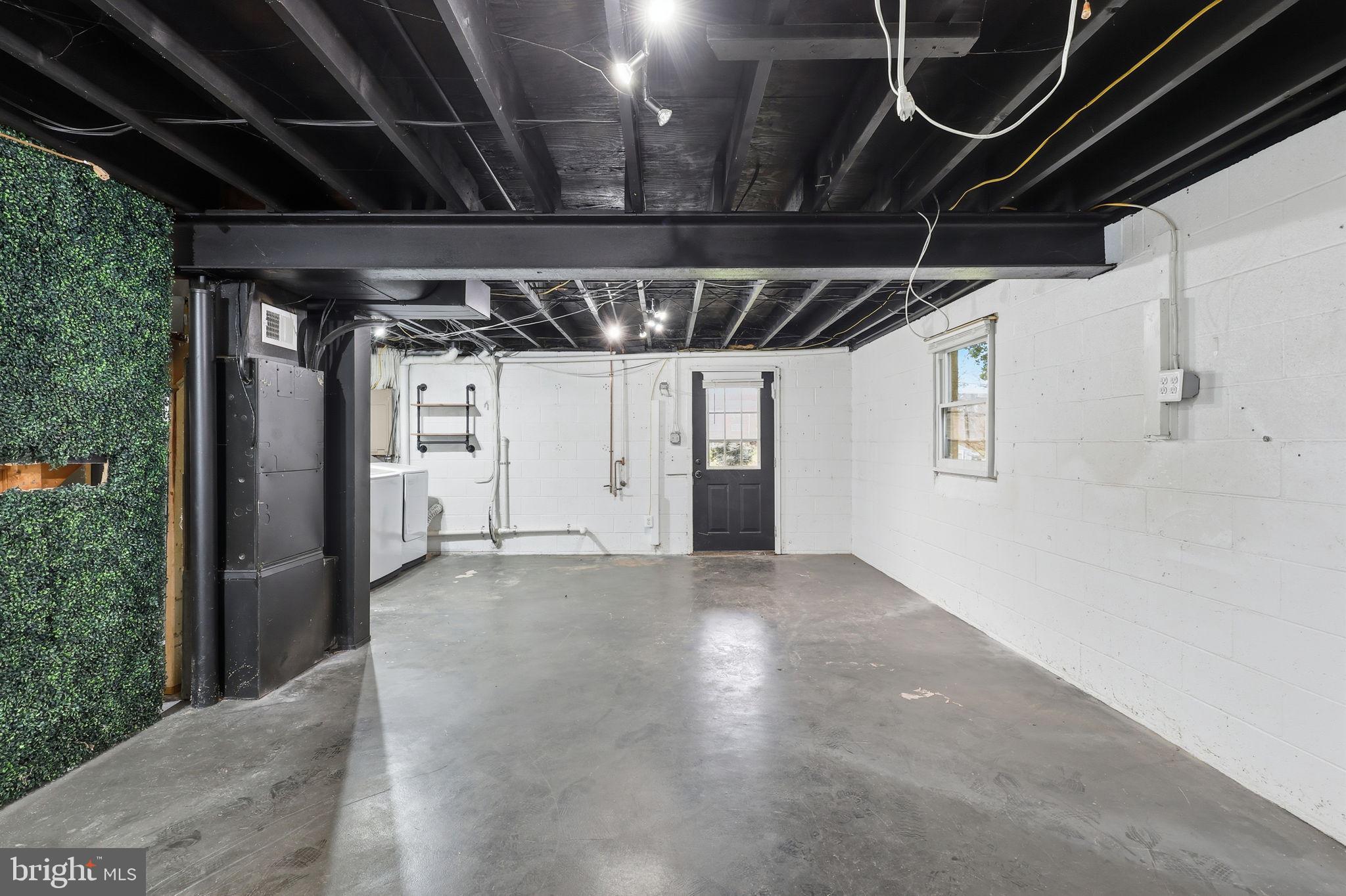 FARMINGTON HEIGHTS - Residential Lease