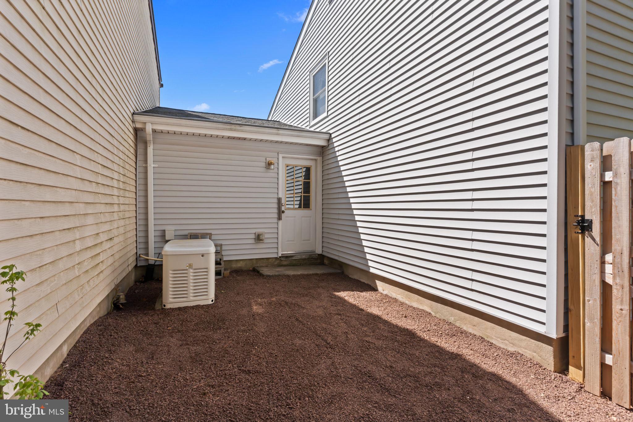 NEWTOWN CROSSING - Residential