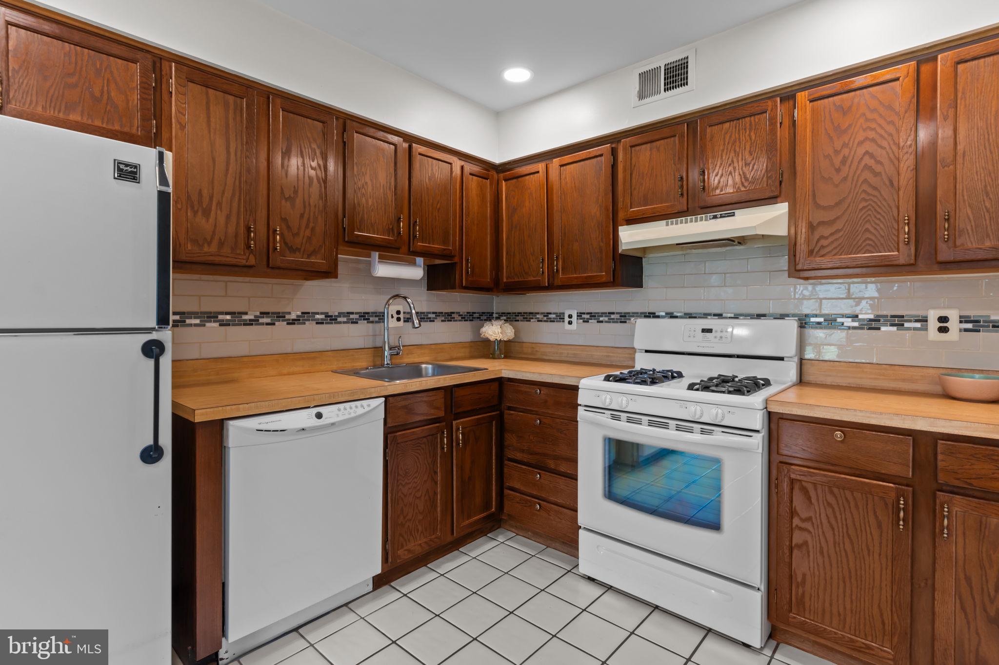 NEWTOWN CROSSING - Residential