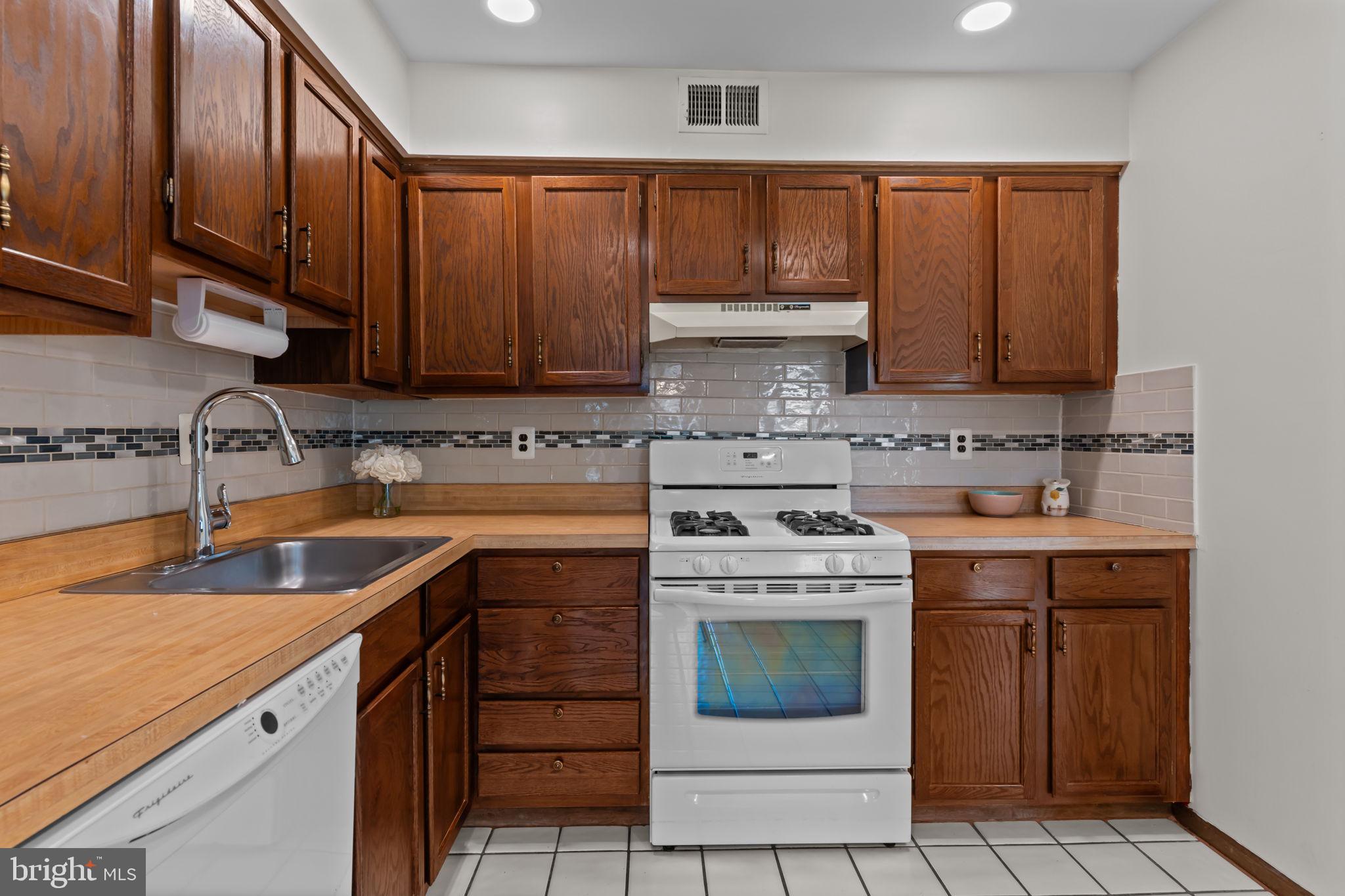 NEWTOWN CROSSING - Residential