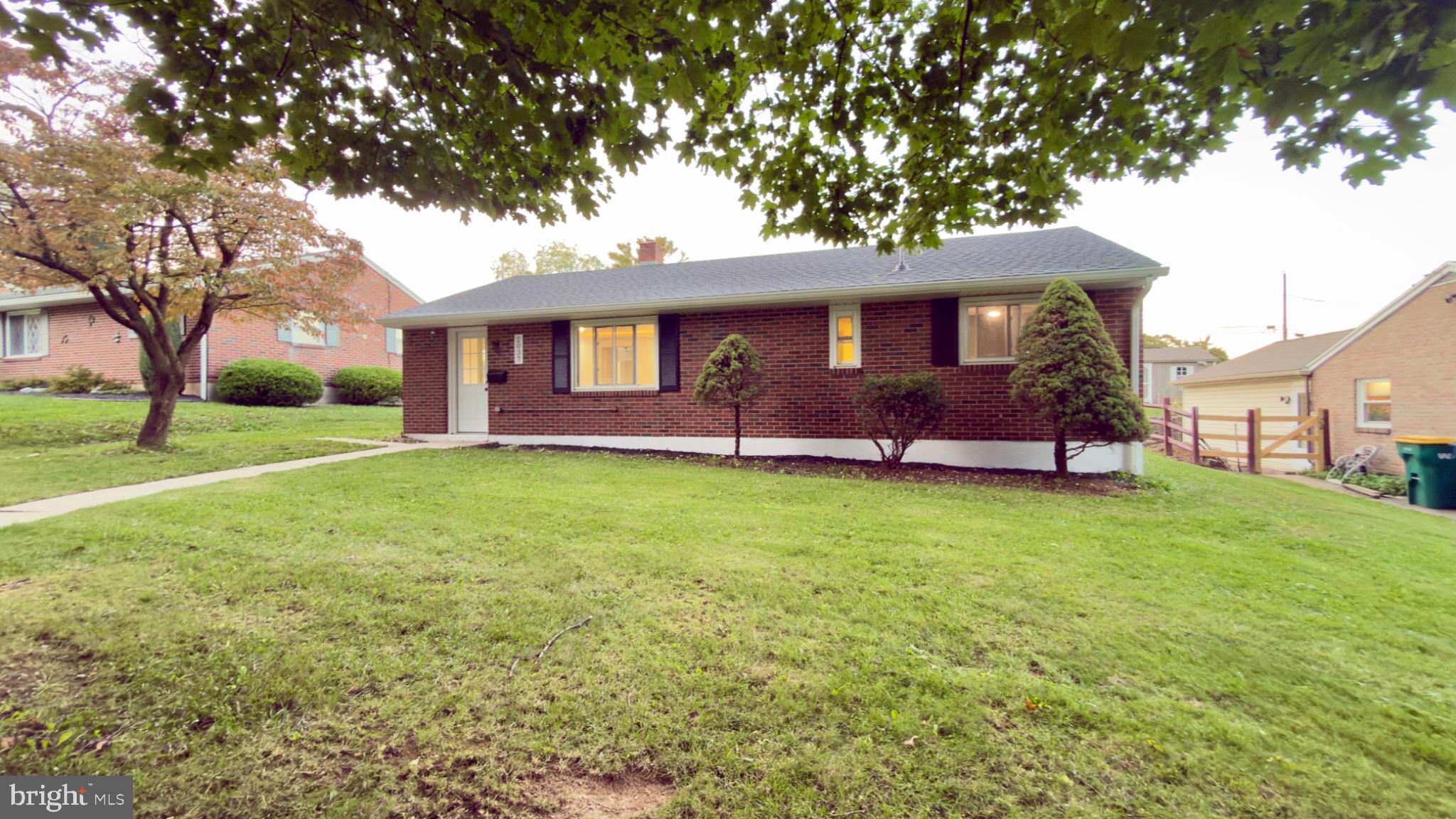 2037 GIRARD AVENUE