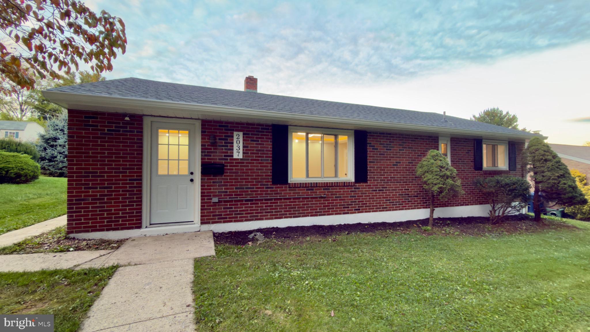 2037 GIRARD AVENUE