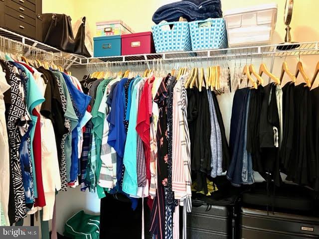 BELMONT RUN - Residential Lease