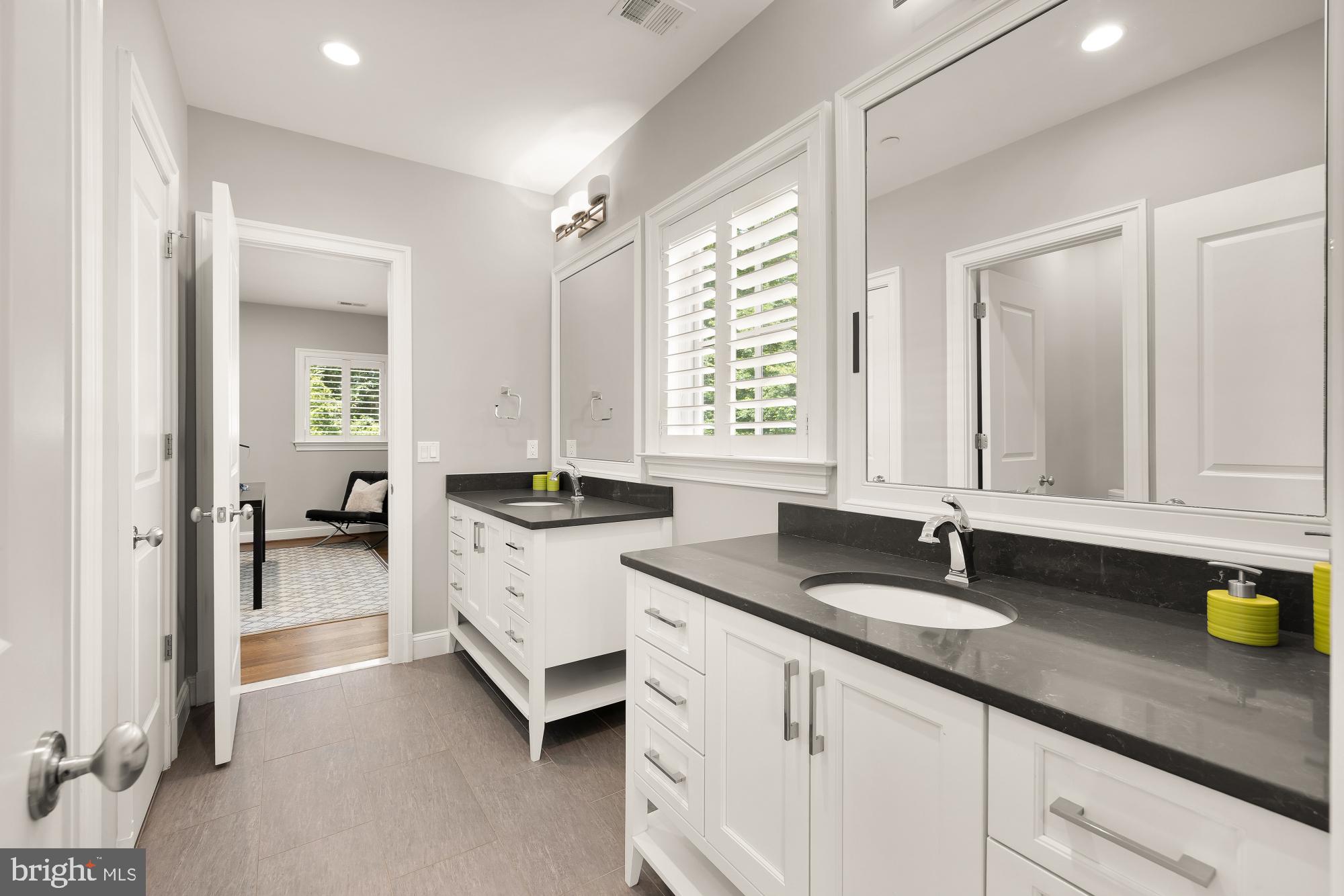 LYBROOK - Residential