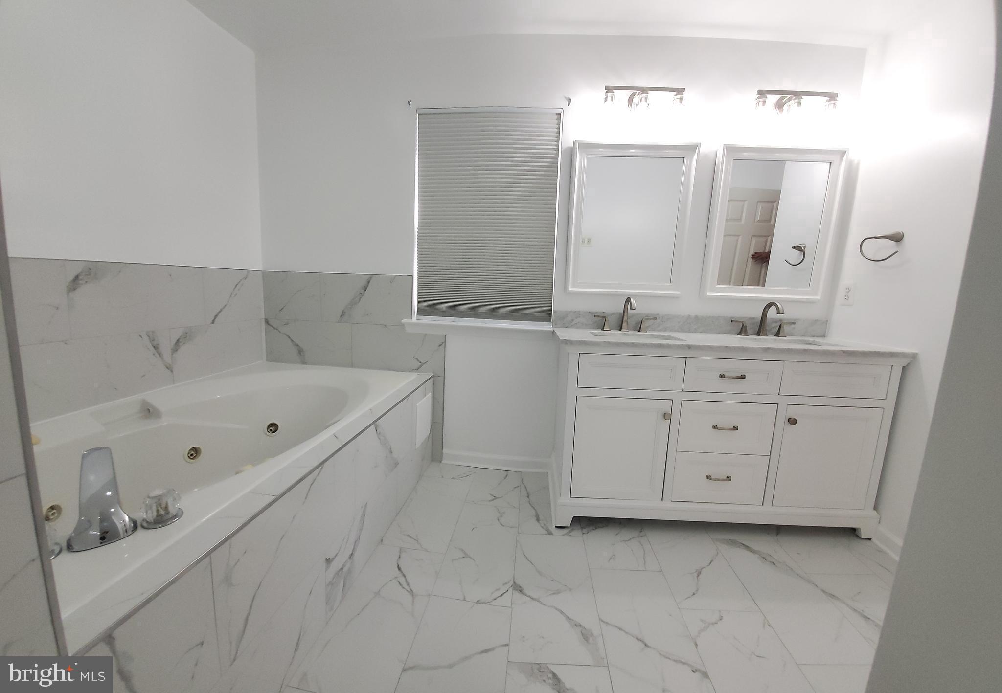 AMBER MEADOWS - Residential