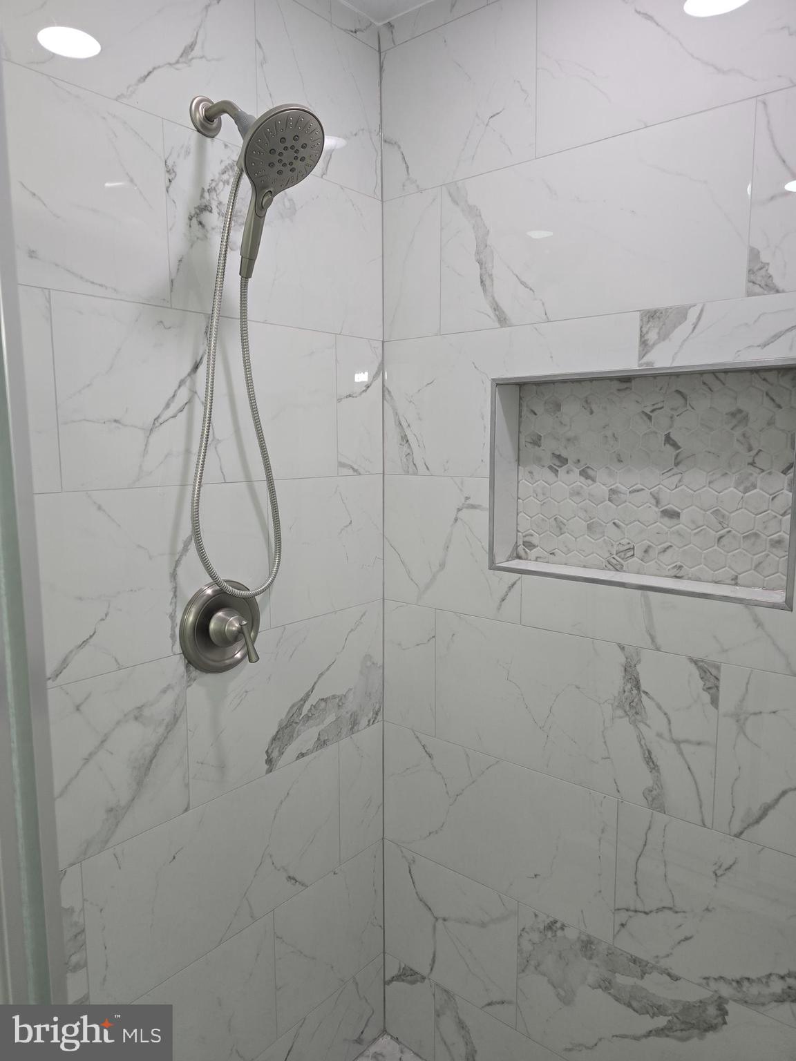 AMBER MEADOWS - Residential