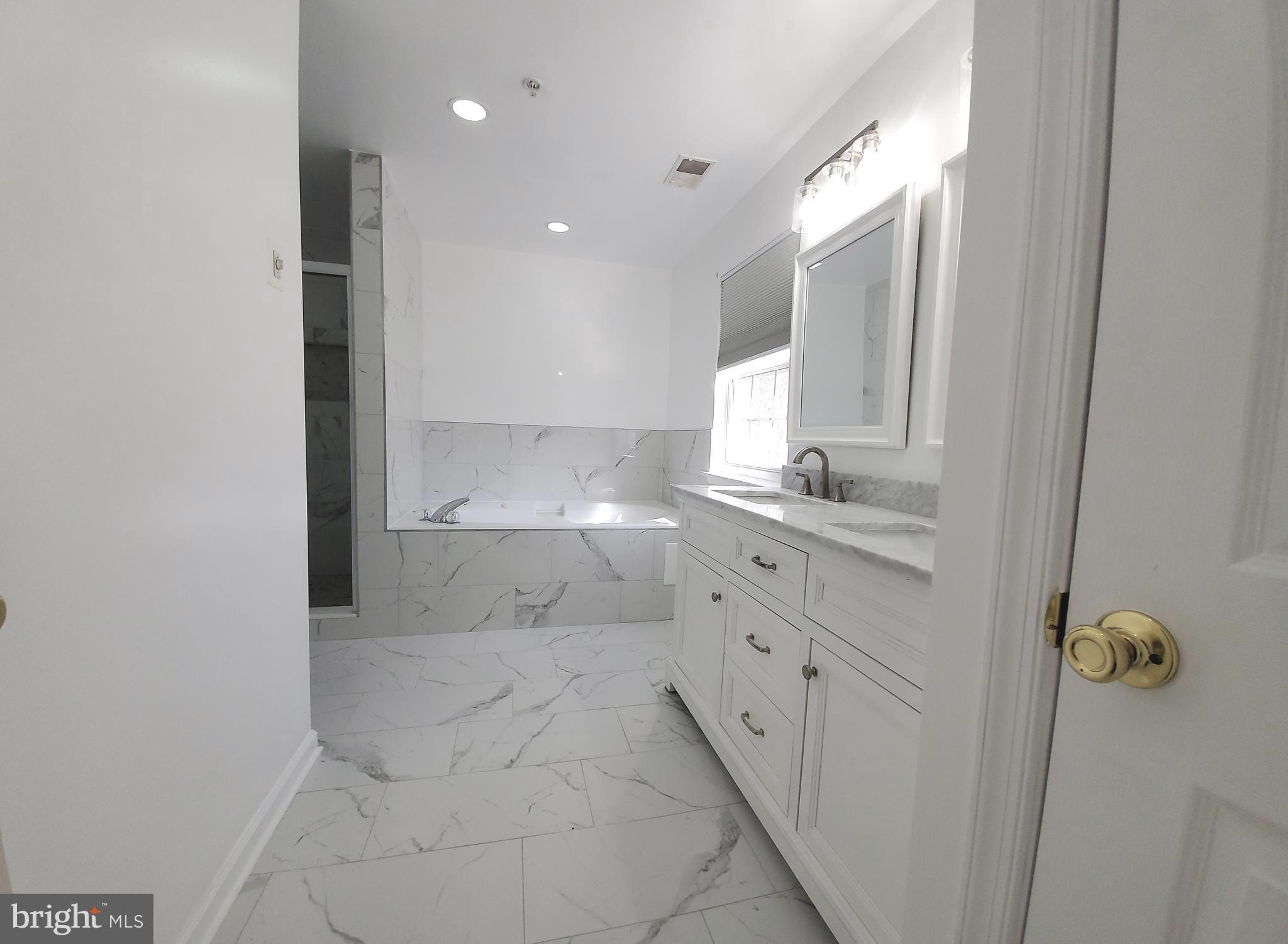 AMBER MEADOWS - Residential