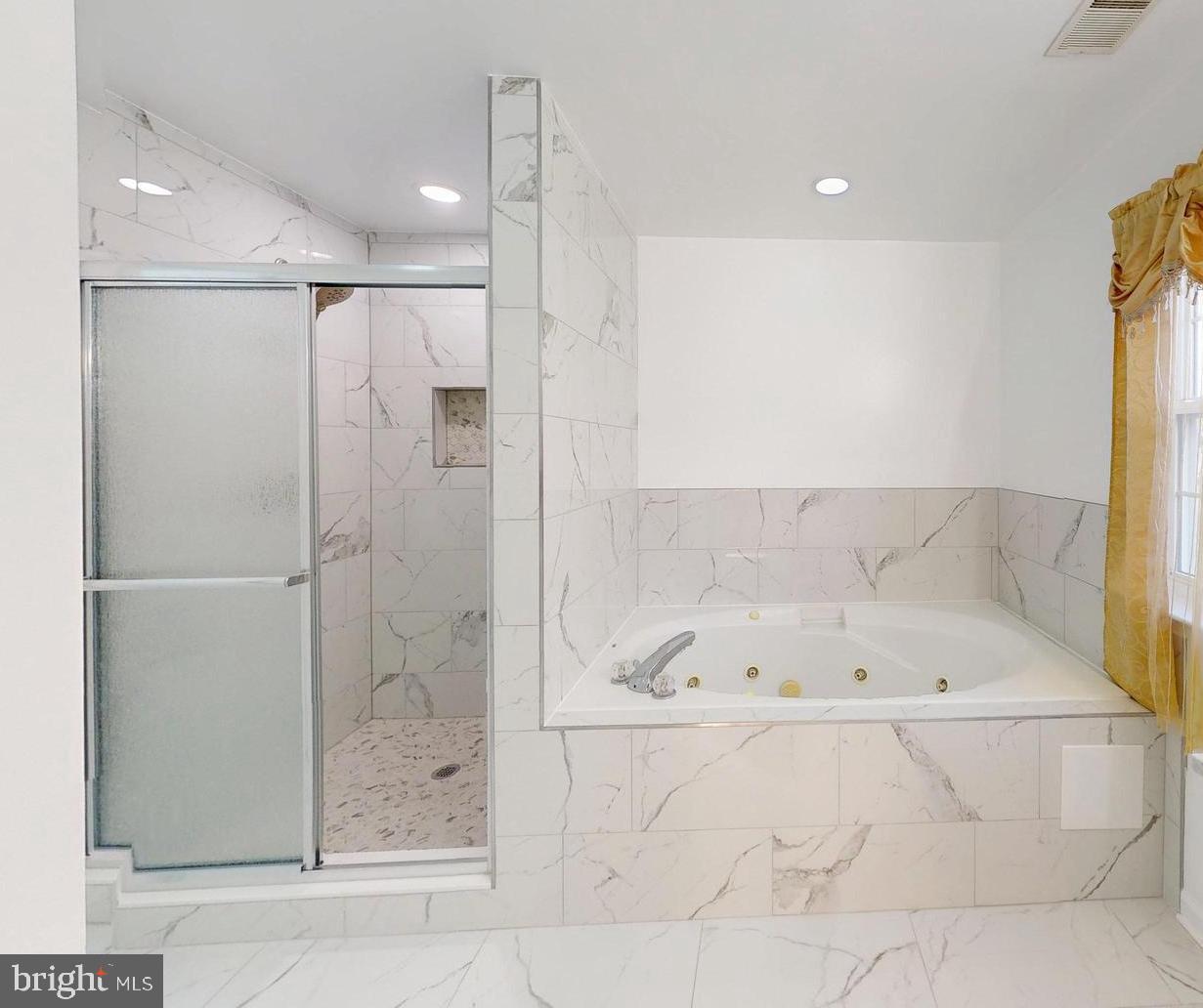 AMBER MEADOWS - Residential