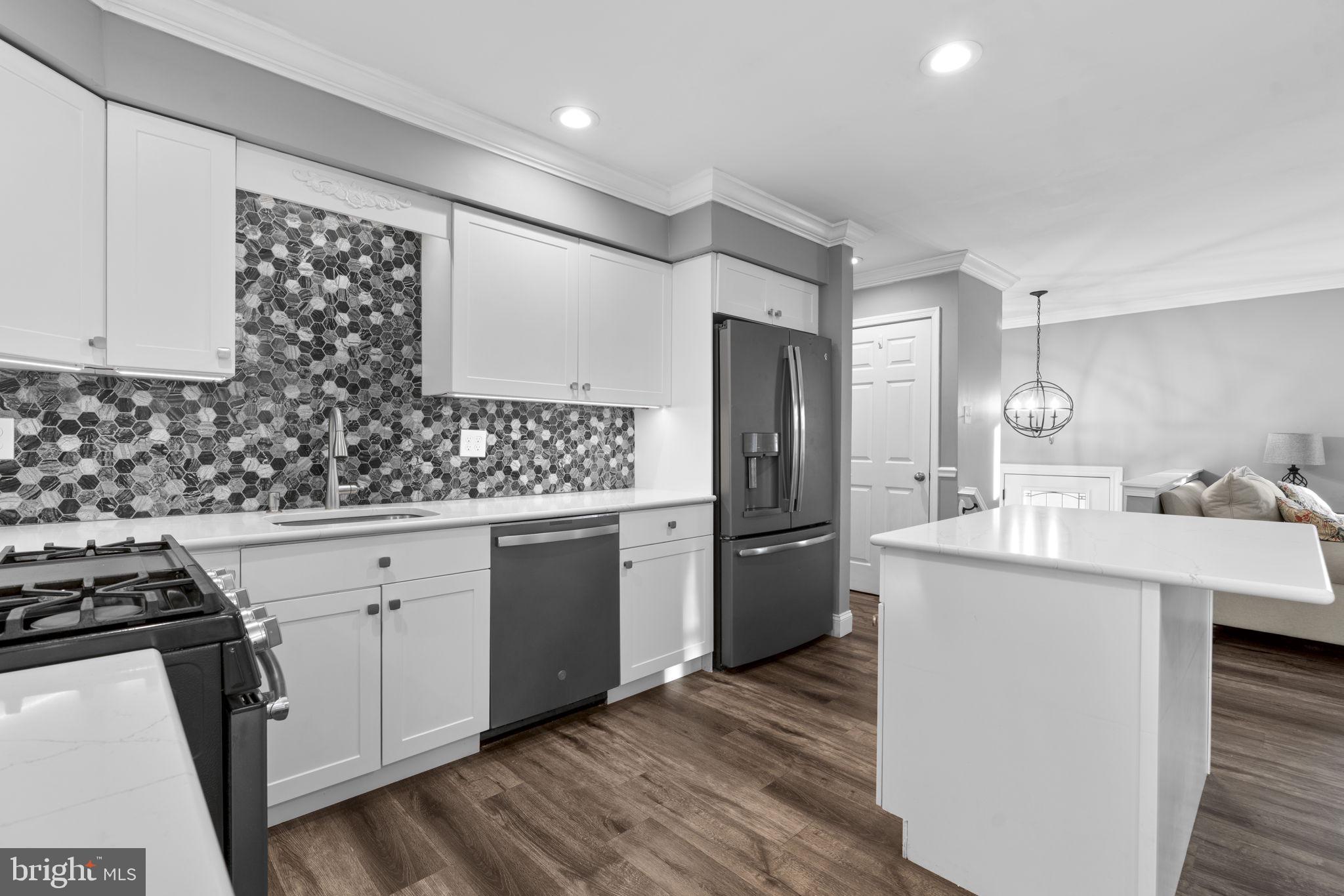 RESERVOIR RIDGE - Residential