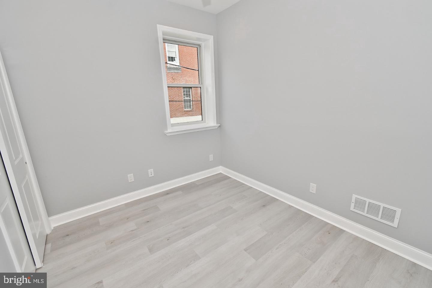 OLDE KENSINGTON - Residential Lease