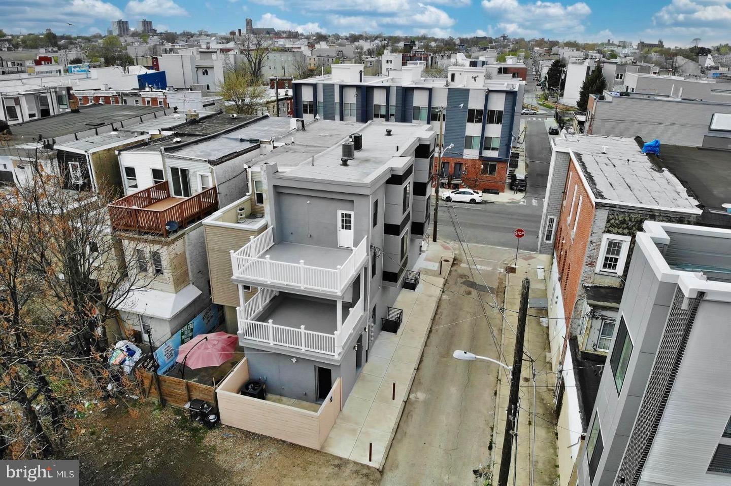 OLDE KENSINGTON - Residential Lease