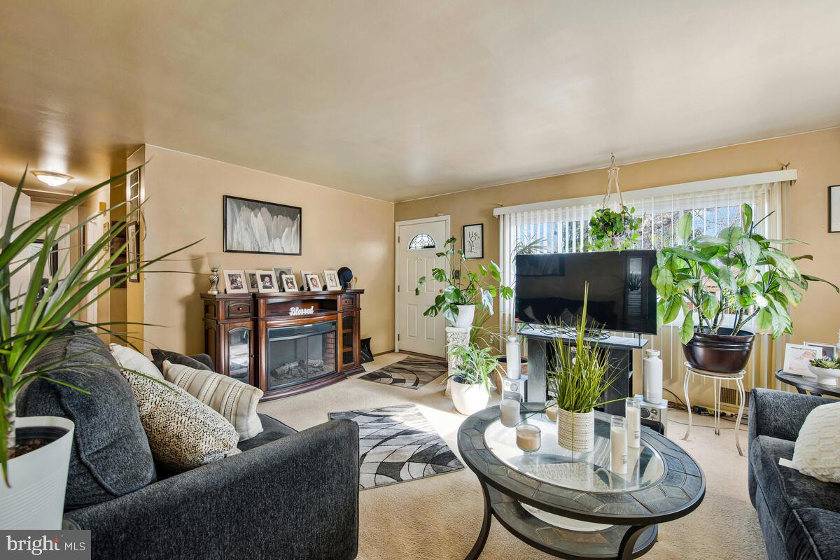 RITCHIE MANOR - Residential