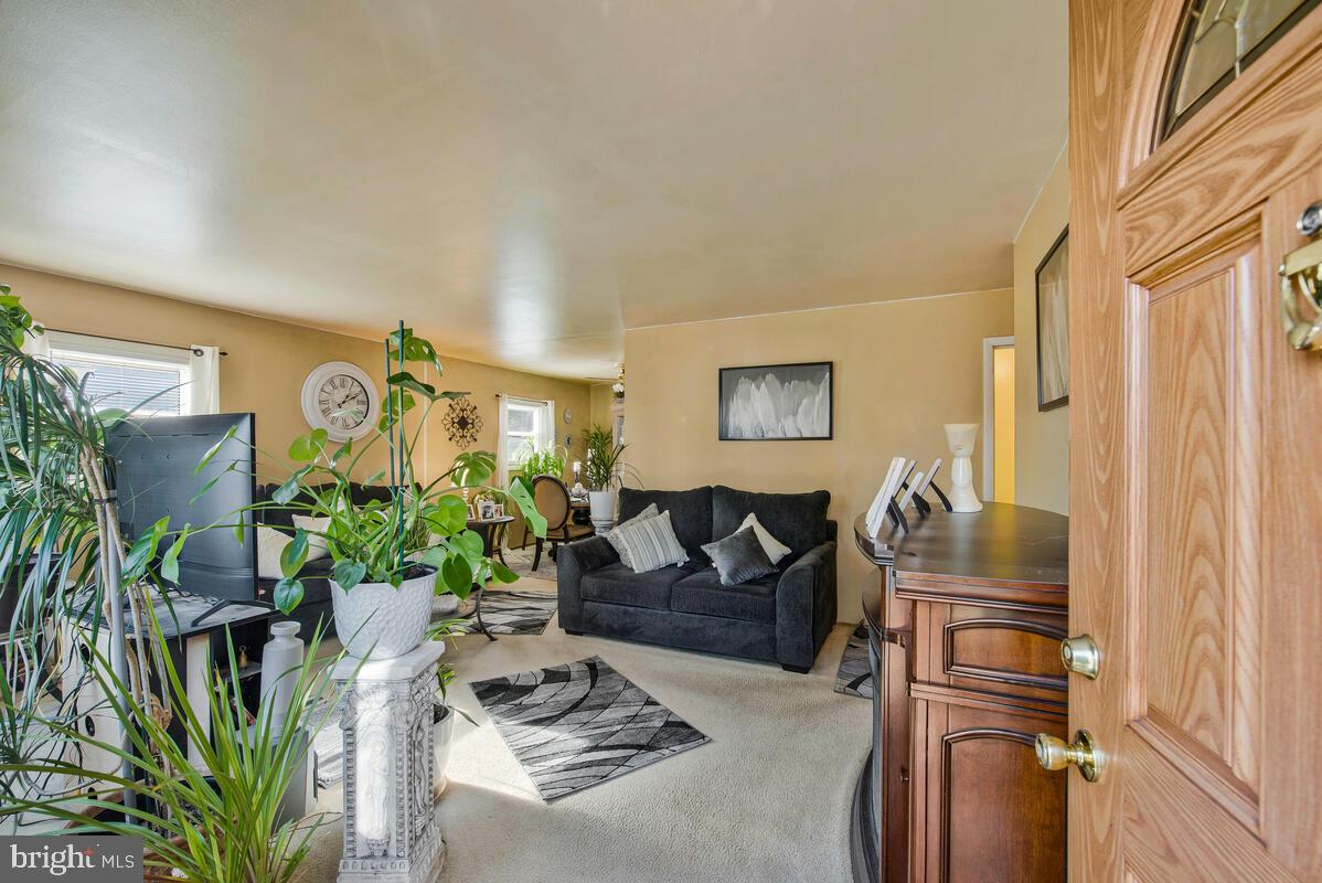 RITCHIE MANOR - Residential