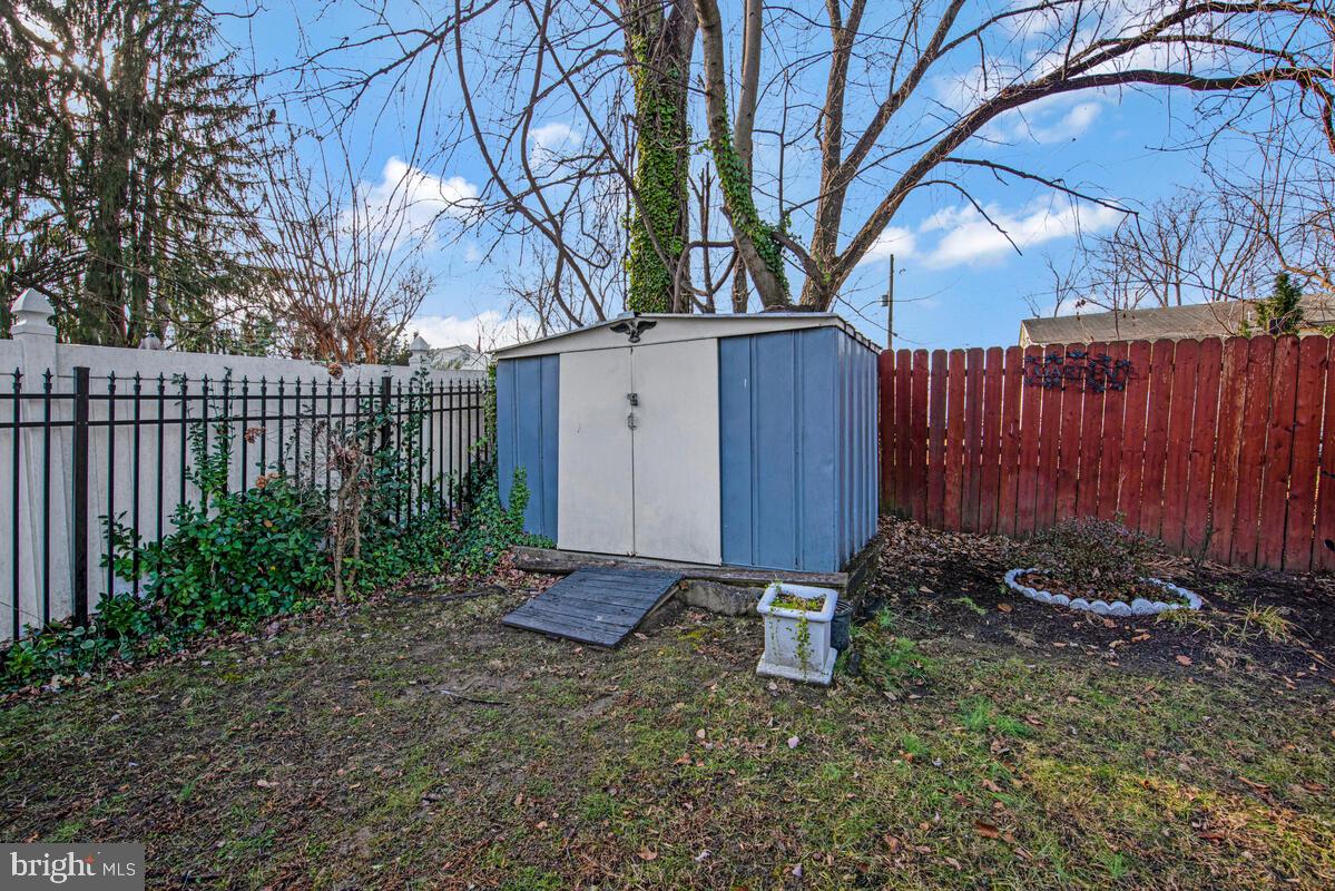 RITCHIE MANOR - Residential