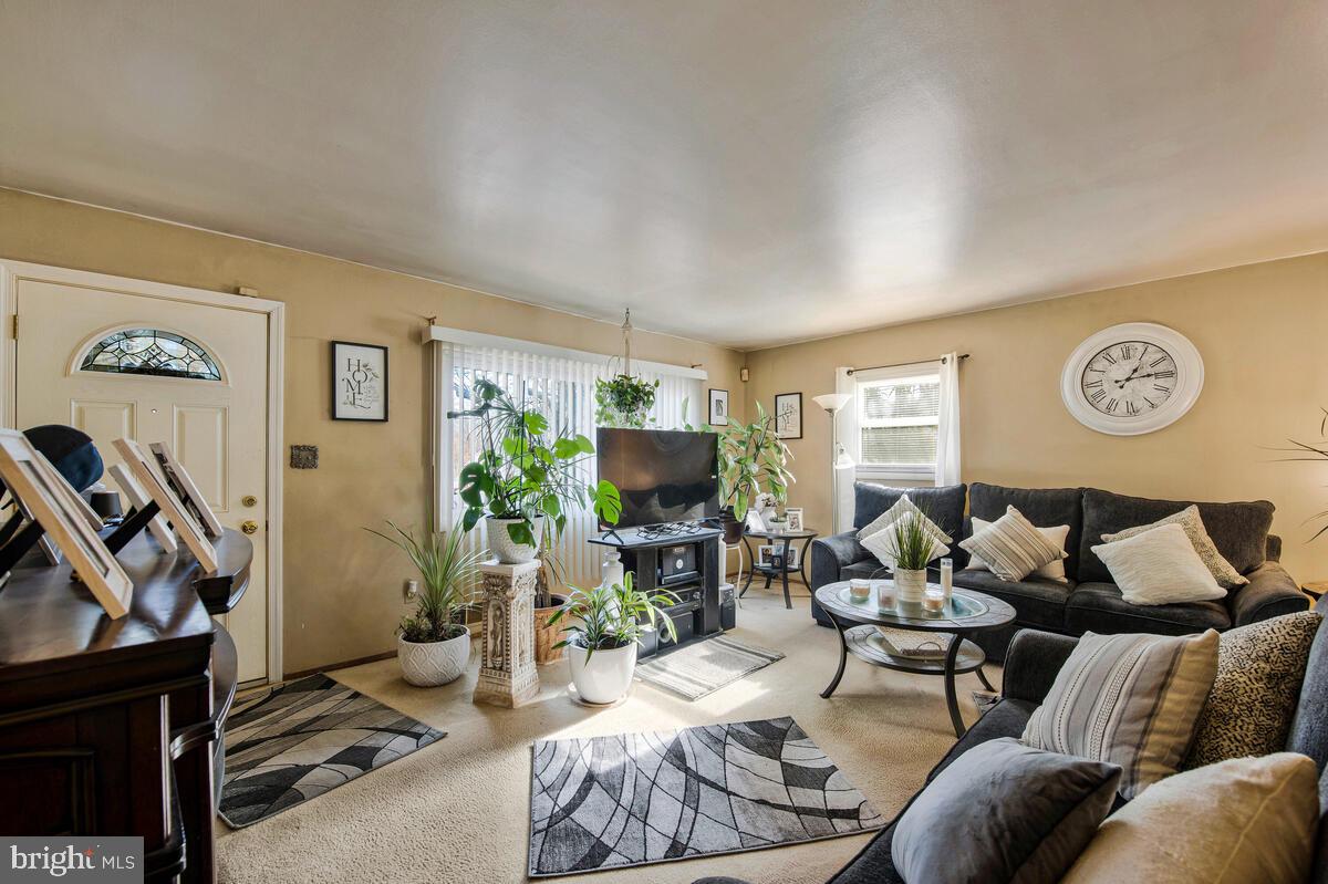 RITCHIE MANOR - Residential